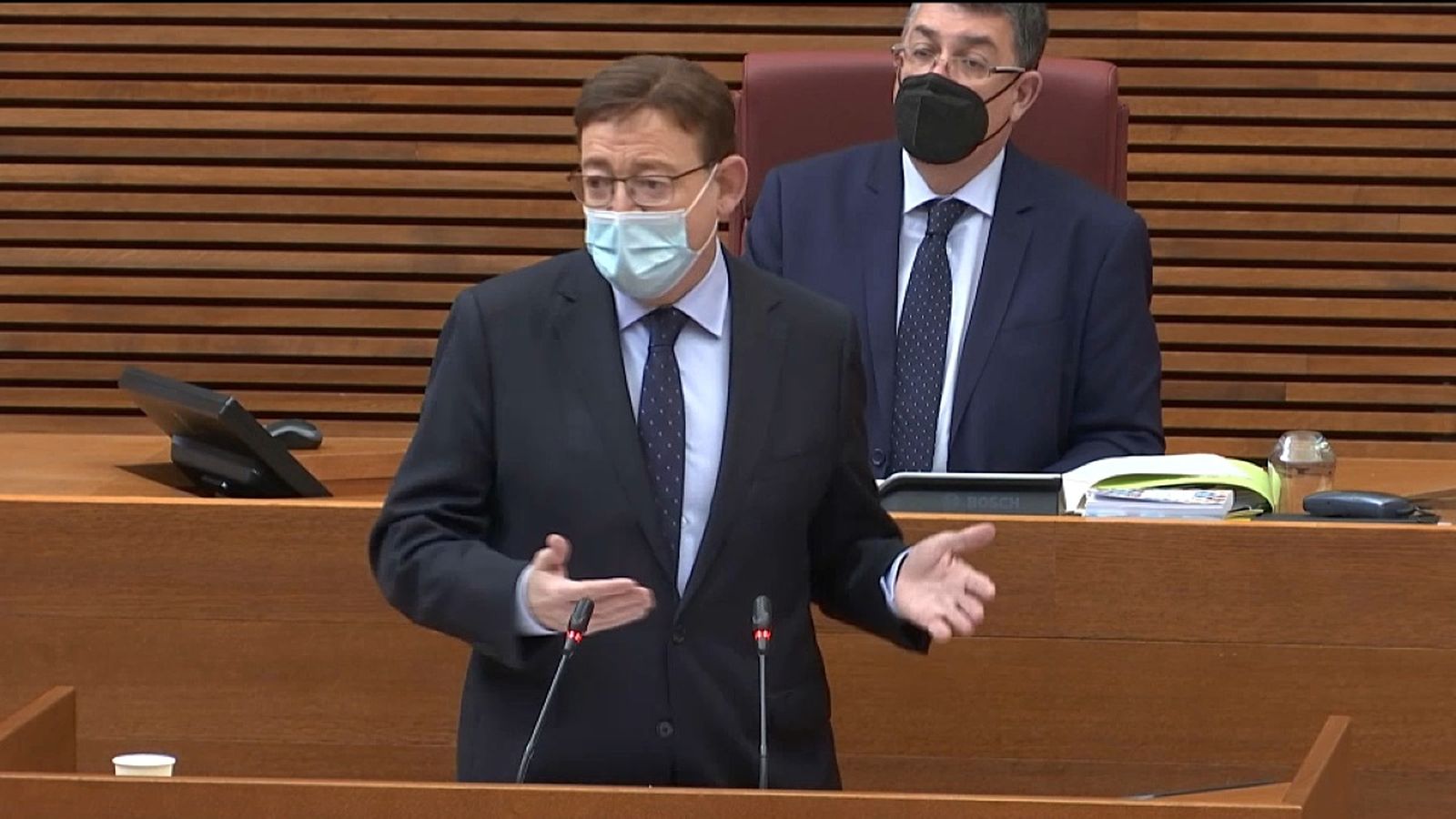 El president de la Generalitat, Ximo Puig, durant la sessió de control a les Corts