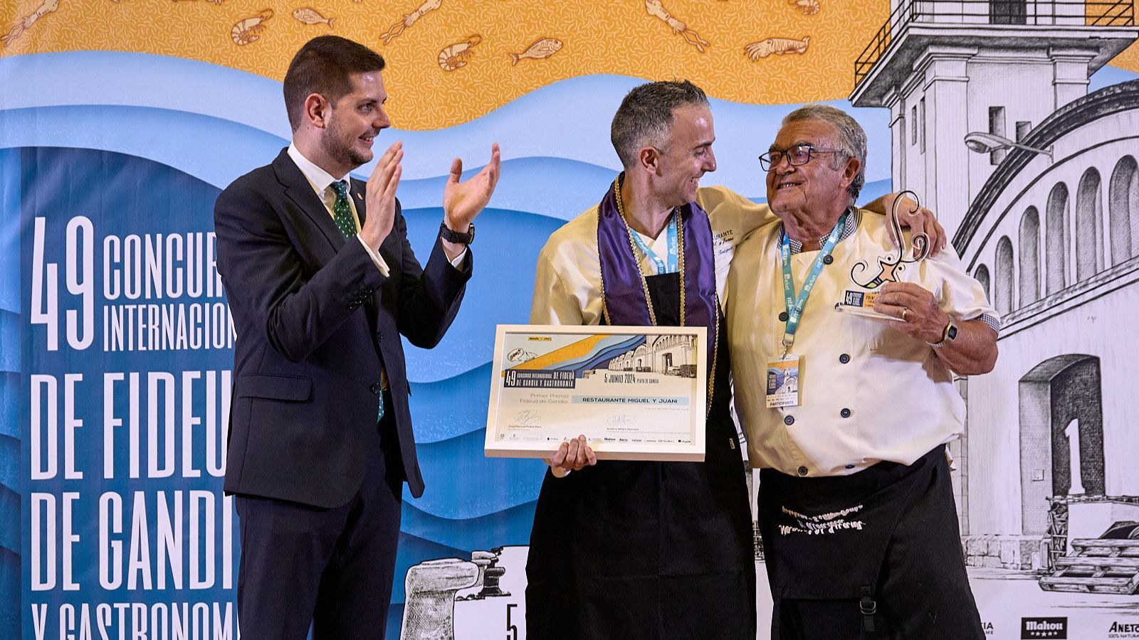 El guanyador, el restaurant Miguel i Juani, recull el premi