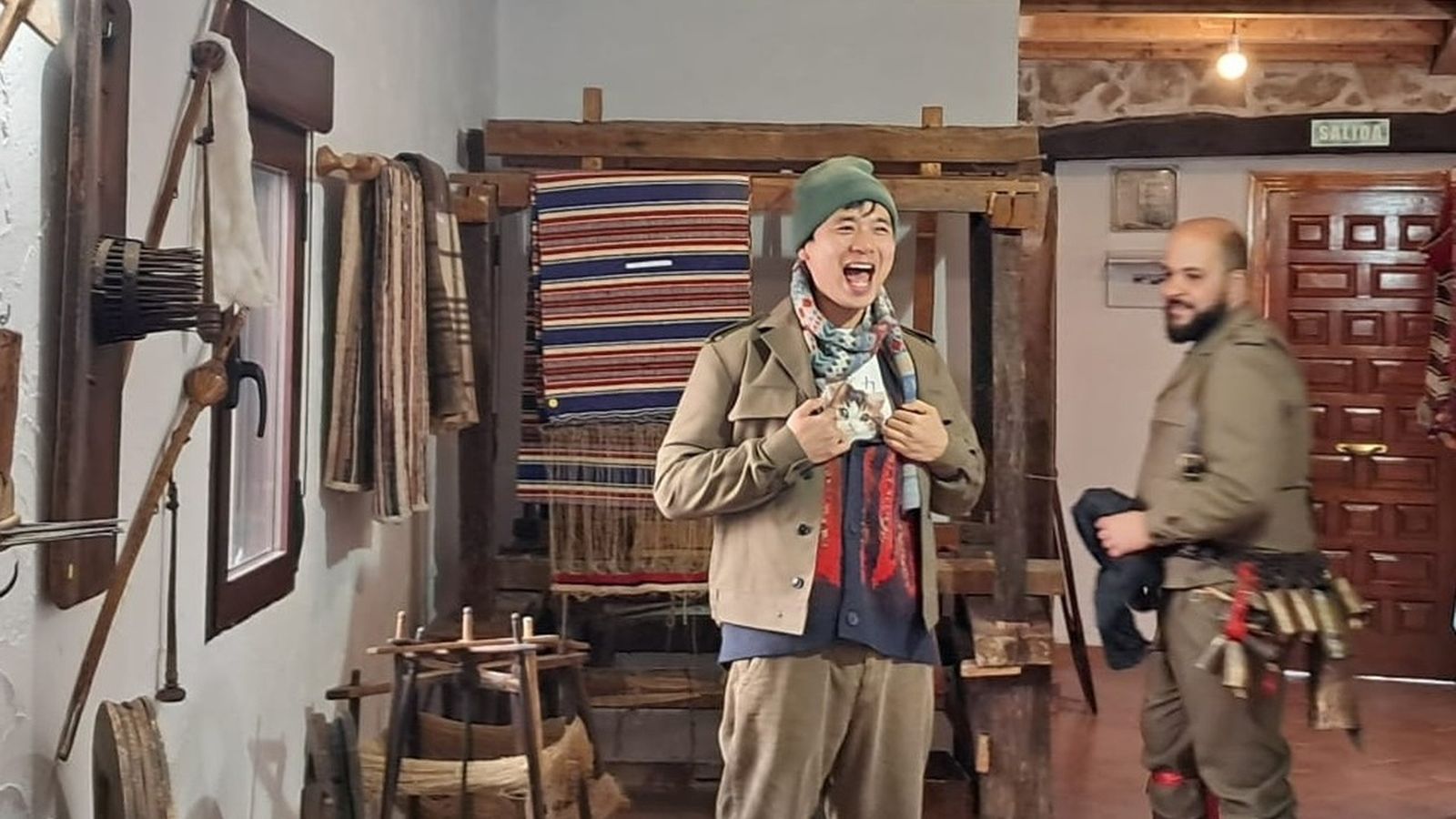 El xino més valencià, Hu Zhao, se n'ha anat a serra de Gredos (Àvila) a conéixer els valencians que allí residixen