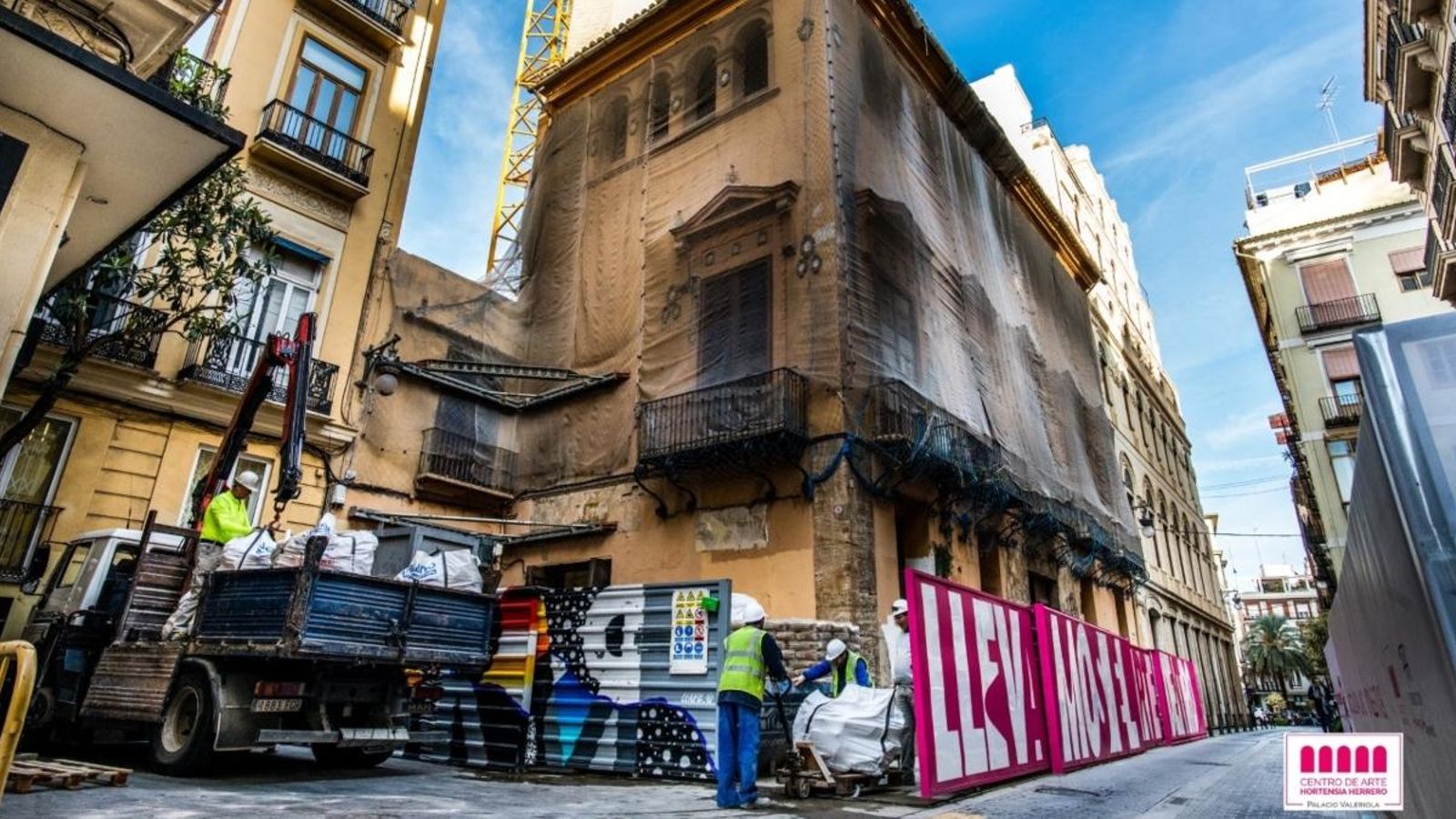 Els treballs de rehabilitació del palau dels Valeriola, situat al carrer de la Mar, arriben a un dels moments més importants