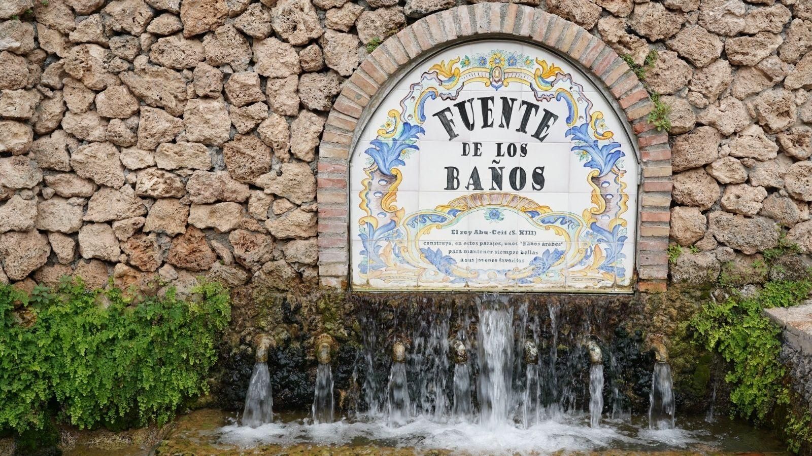 Imatge d’arxiu de la font de Los Baños de Montanejos Imatge d’arxiu de la Fuente de los Baños de Montanejos