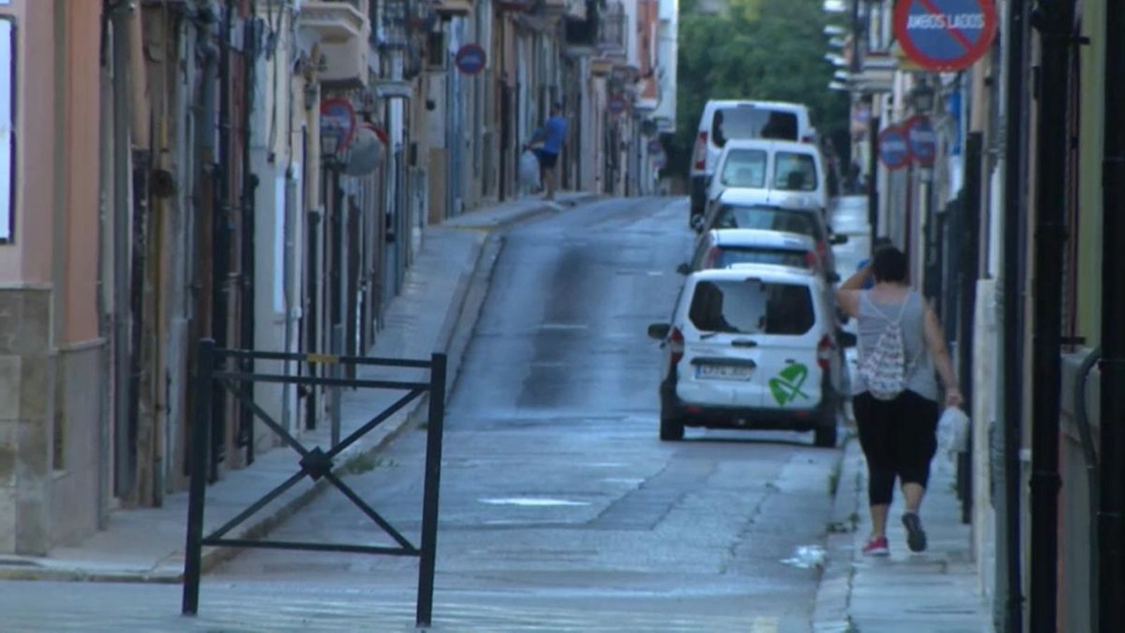 Un carrer del centre de Canals, en una imatge d'aquesta vesprada