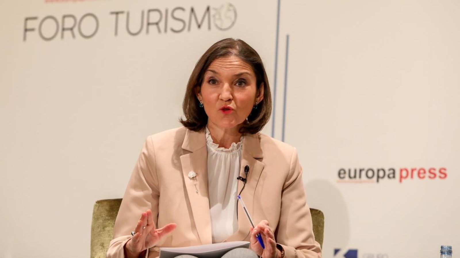 La ministra d'Indústria, Comerç i Turisme, Reyes Maroto, aquest dilluns