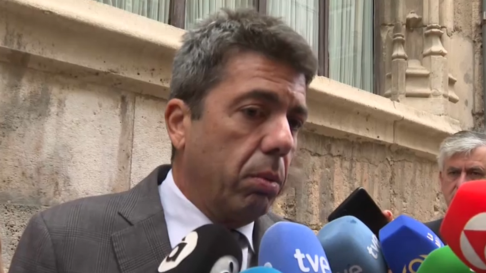 Carlos Mazón, sobre la personació en el procés judicial