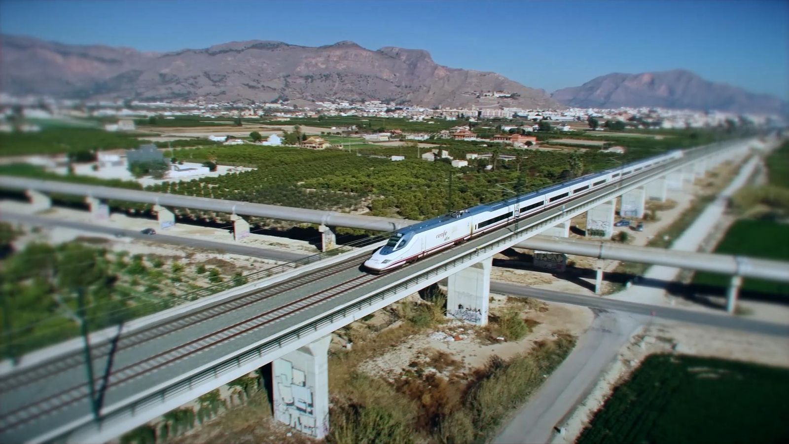Zoom | Corredor mediterrani, el tren que mai arriba