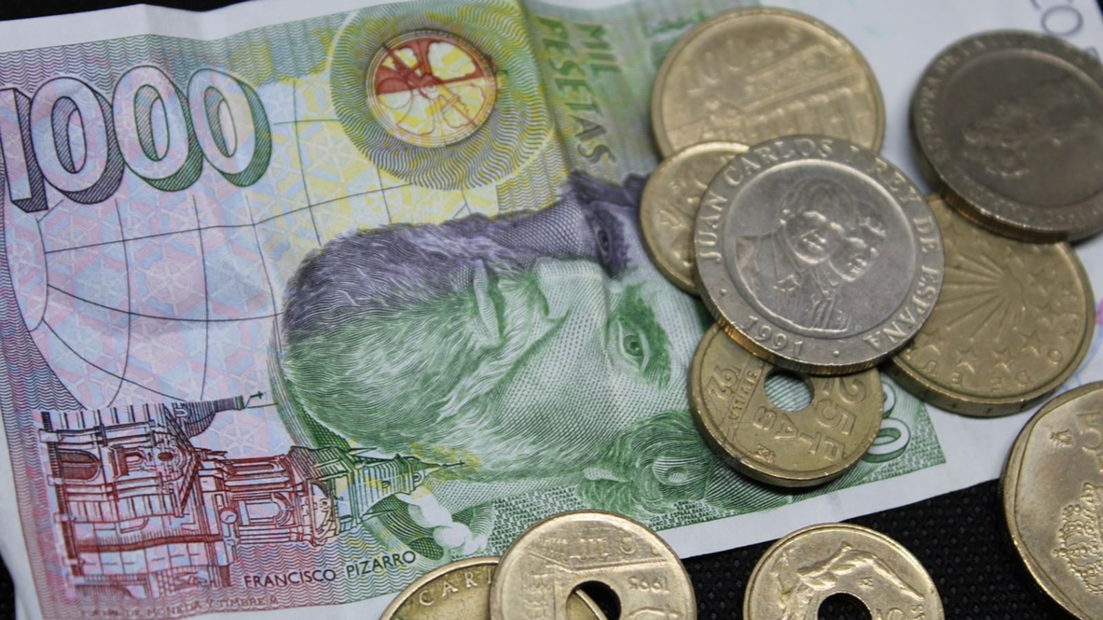 La peseta va ser la moneda oficial espanyola des del 19 d'octubre de 1868 fins al 28 de febrer de 2002.