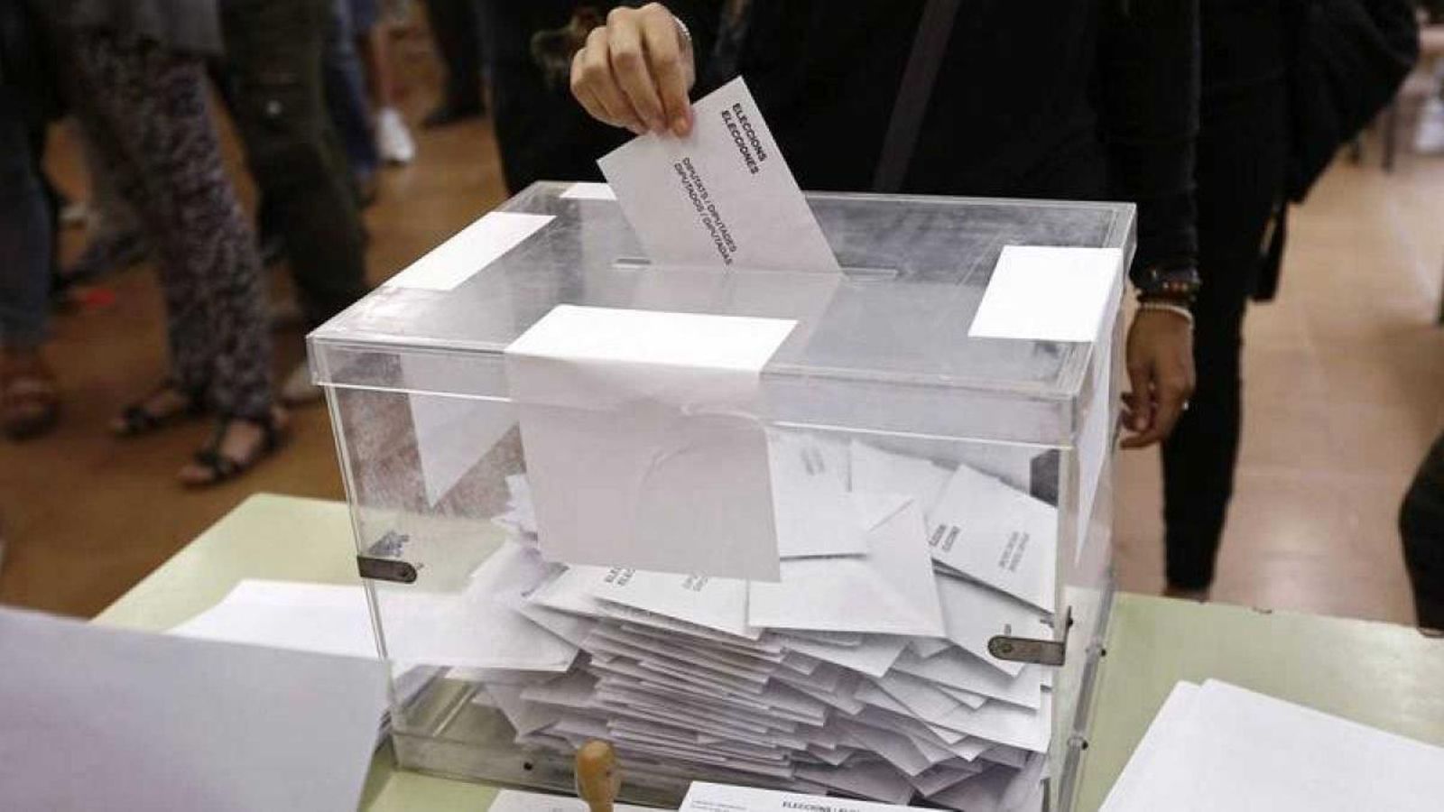 Urna en les anteriors eleccions autonòmiques de Catalunya Urna en les anteriors eleccions autonòmiques de Catalunya