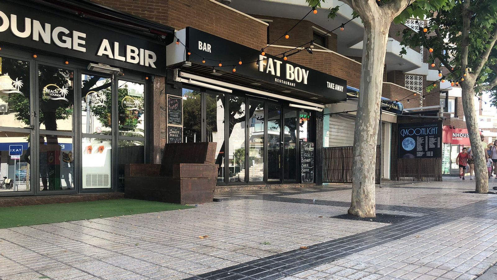 Terrasses de l'avinguda de l'Albir en què s'ha produït l'atropellament