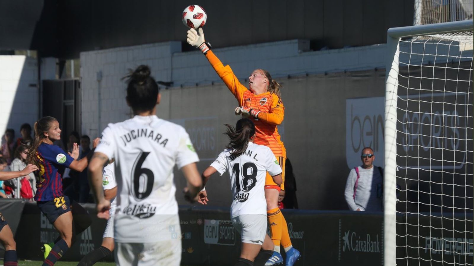 El conjunt valencianista no encaixa gols del FC Barcelona i les granotes perden per 2 a 0 enfront de l'Atlètic de Madrid