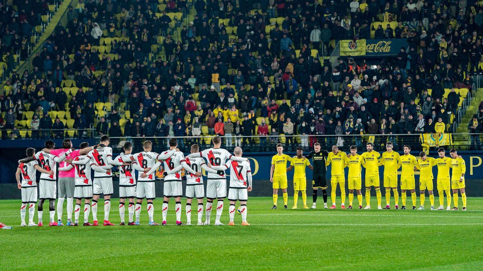 Abans del partit s'ha guardat un minut de silenci en memòria de l'exgroguet Gerard Escoda