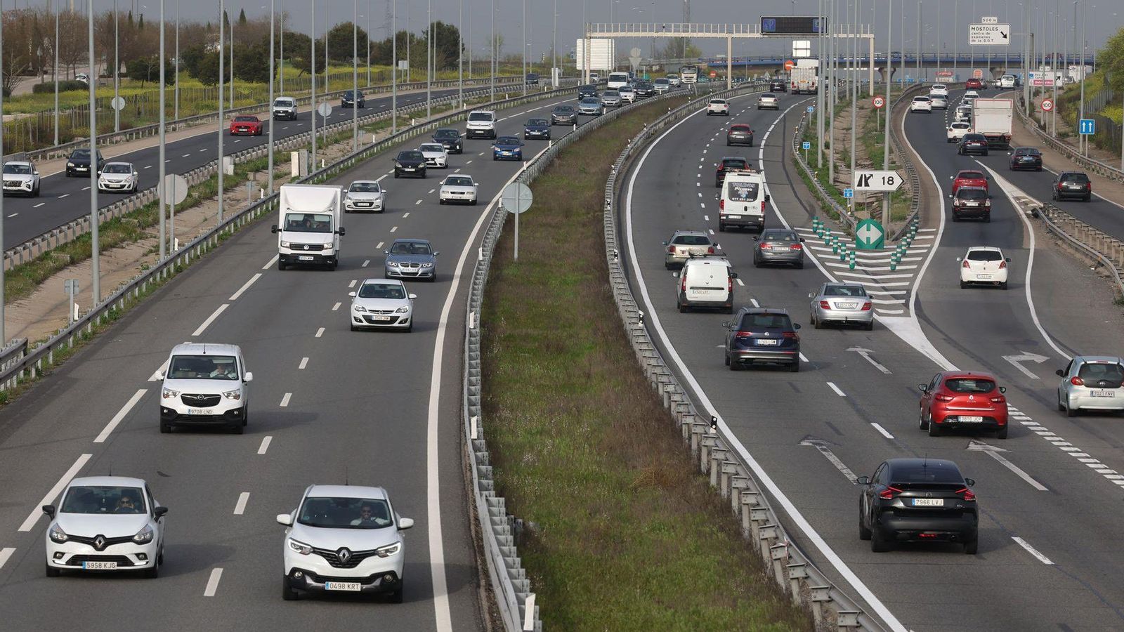 L'enllaç de l'A-3, l'autovia que uneix Madrid amb València, amb l'A-7 serà un dels punts que poden registrar embusos aquests pròxims dies festius