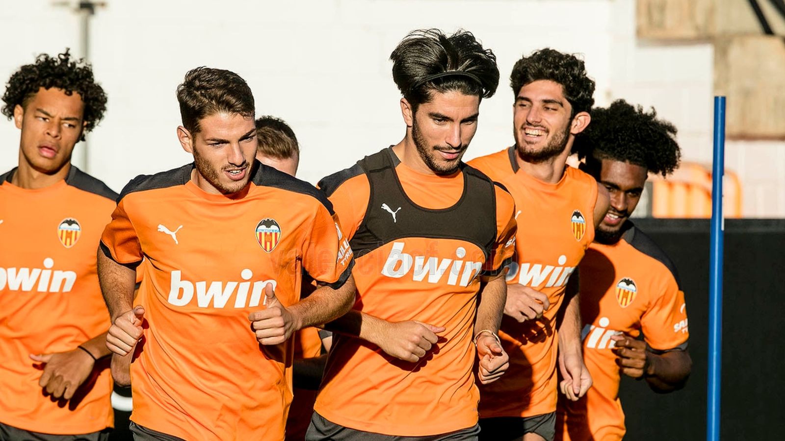 Entrenament del València a la ciutat esportiva de Paterna