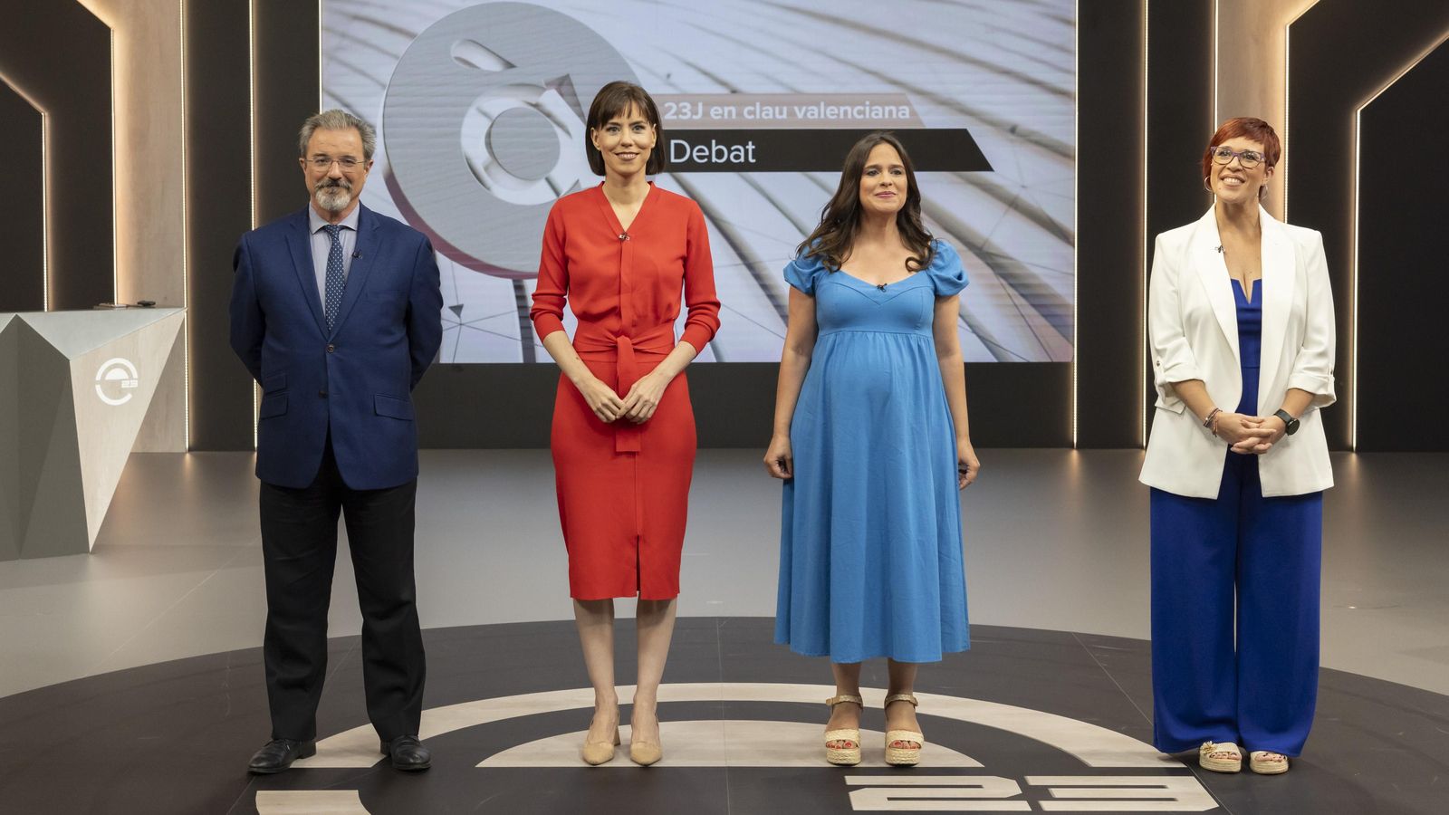 Carlos Flores (Vox), Diana Morant (PSPV-PSOE), Belén Hoyo (Partit Popular) i Àgueda Micó (Compromís-Sumar) participen en el debat d'À Punt