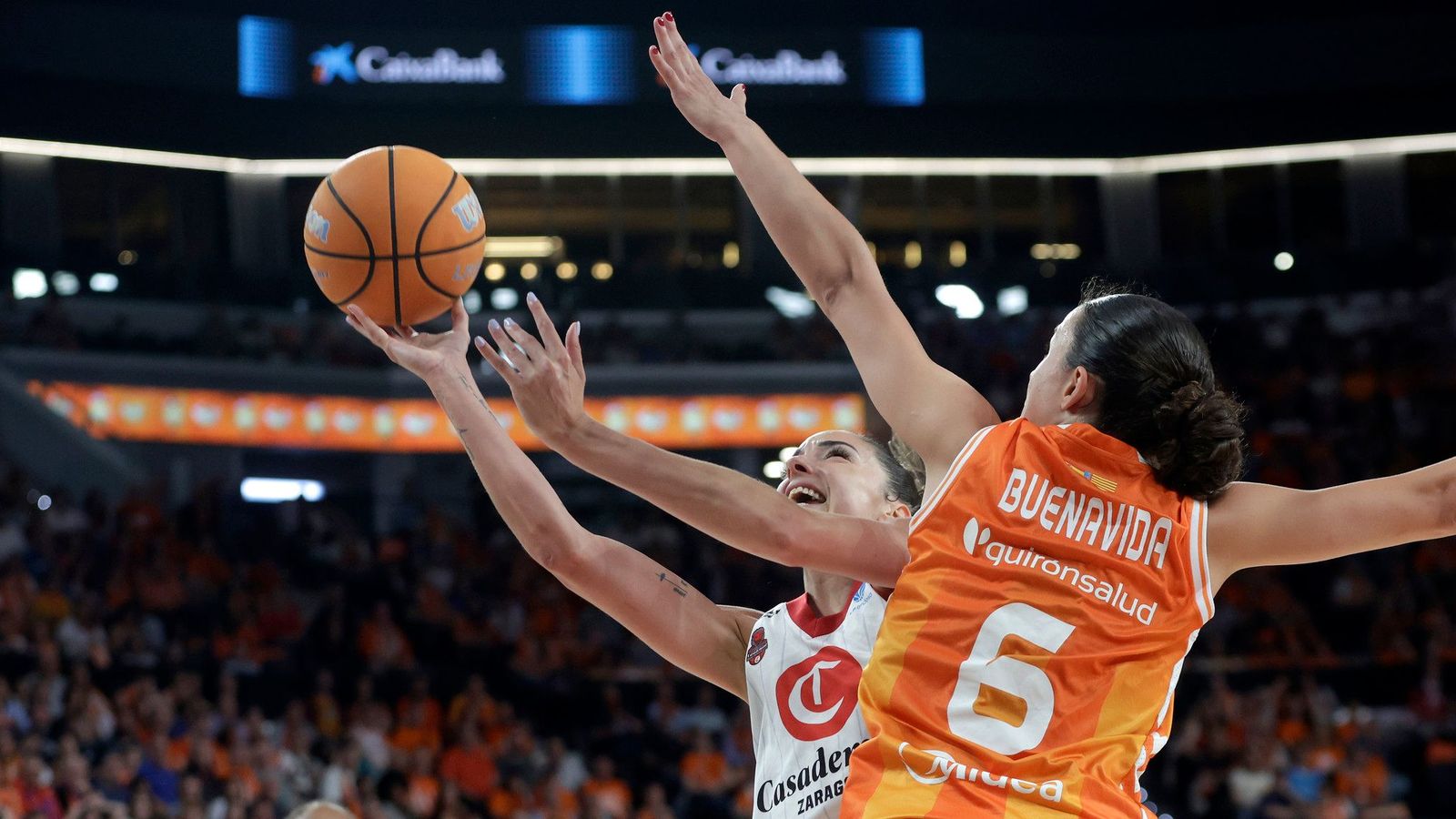 Elena Buenavida, en una acció d'un partit de la final