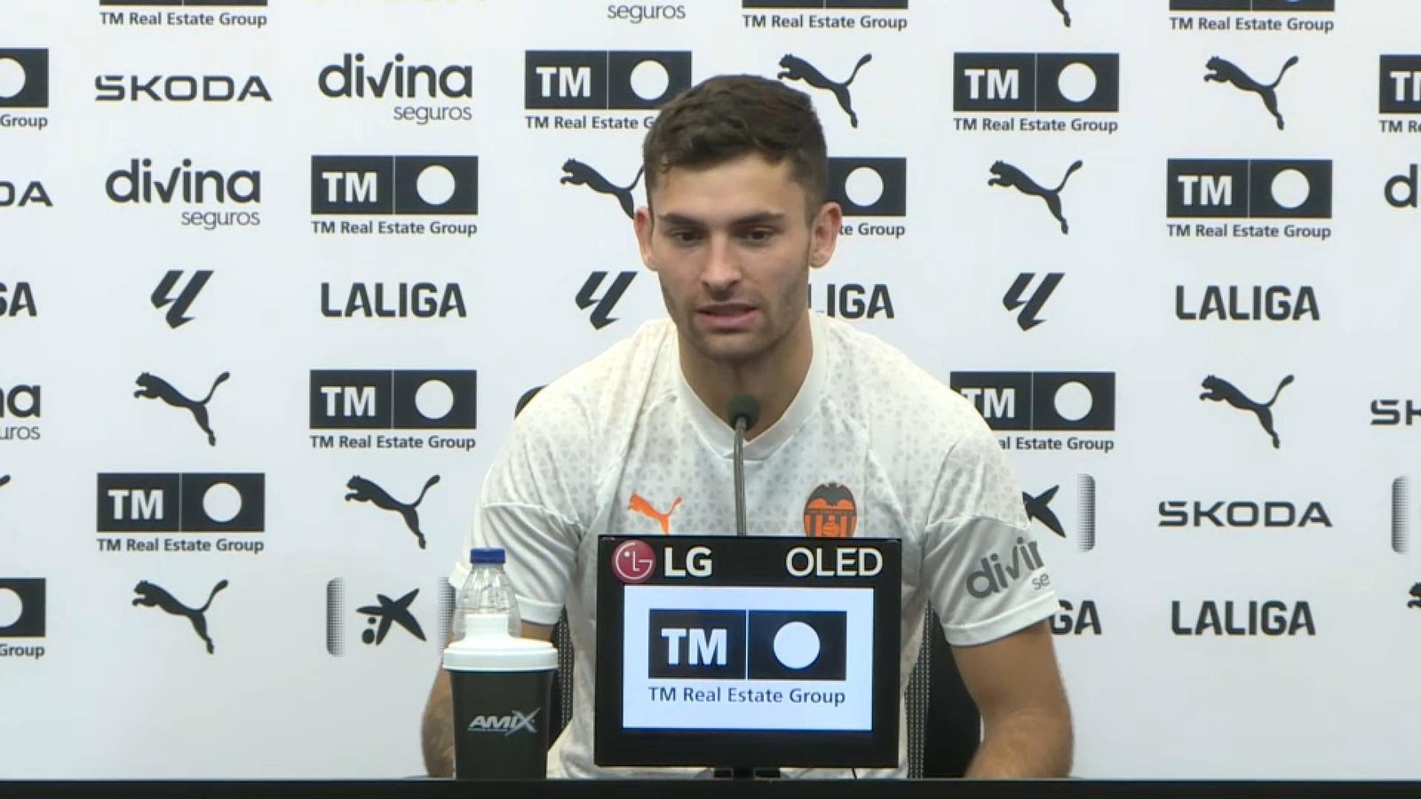 El davanter del València CF, Hugo Duro