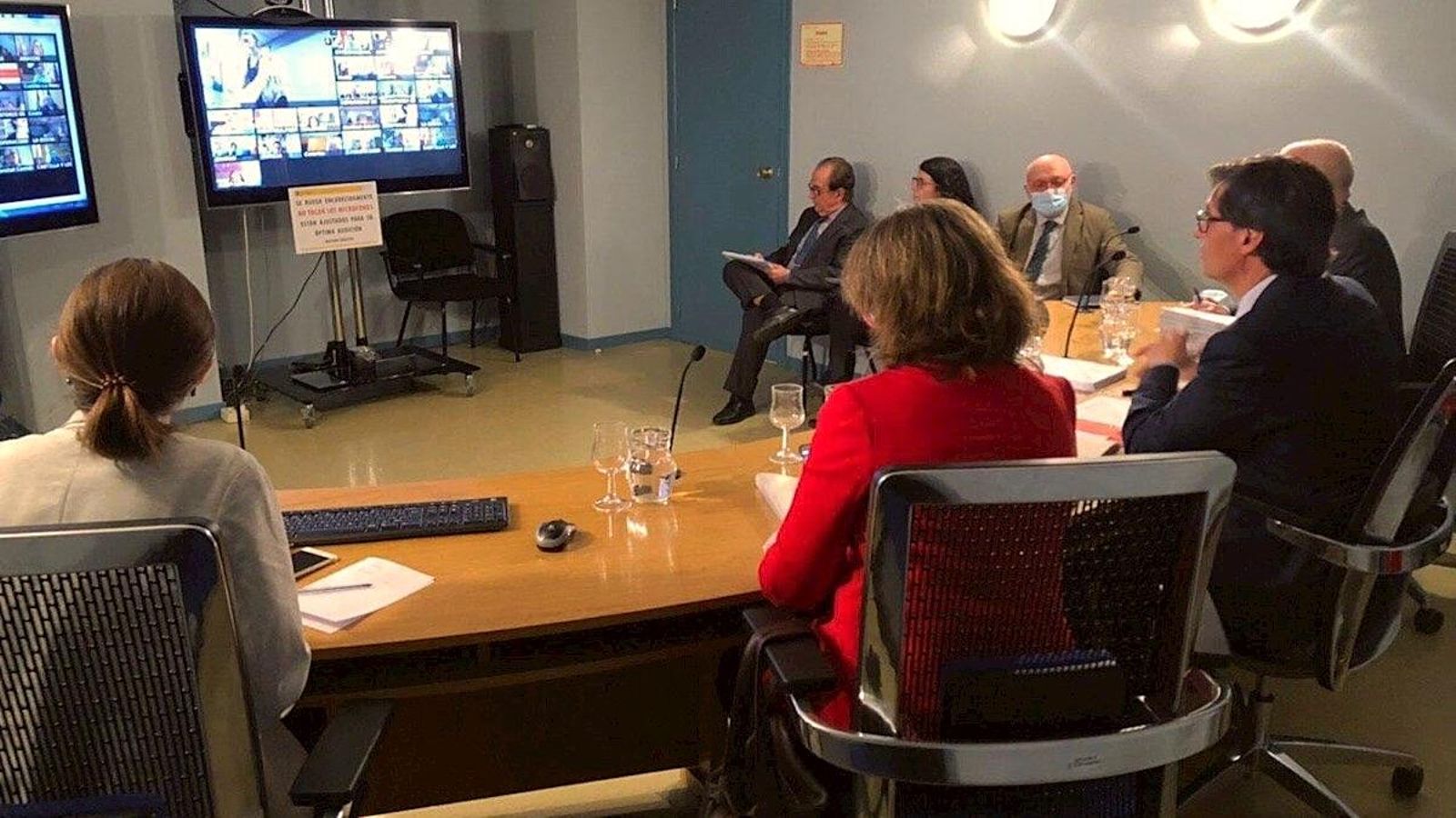 El ministre de Sanitat Salvador i la vicepresidenta Teresa Rivera durant el Consell Interterritorial amb les autonomies