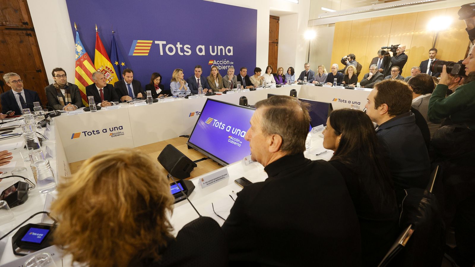 En imatge, la reunió interministerial amb els 28 alcaldes dels municipis més afectats per la dana