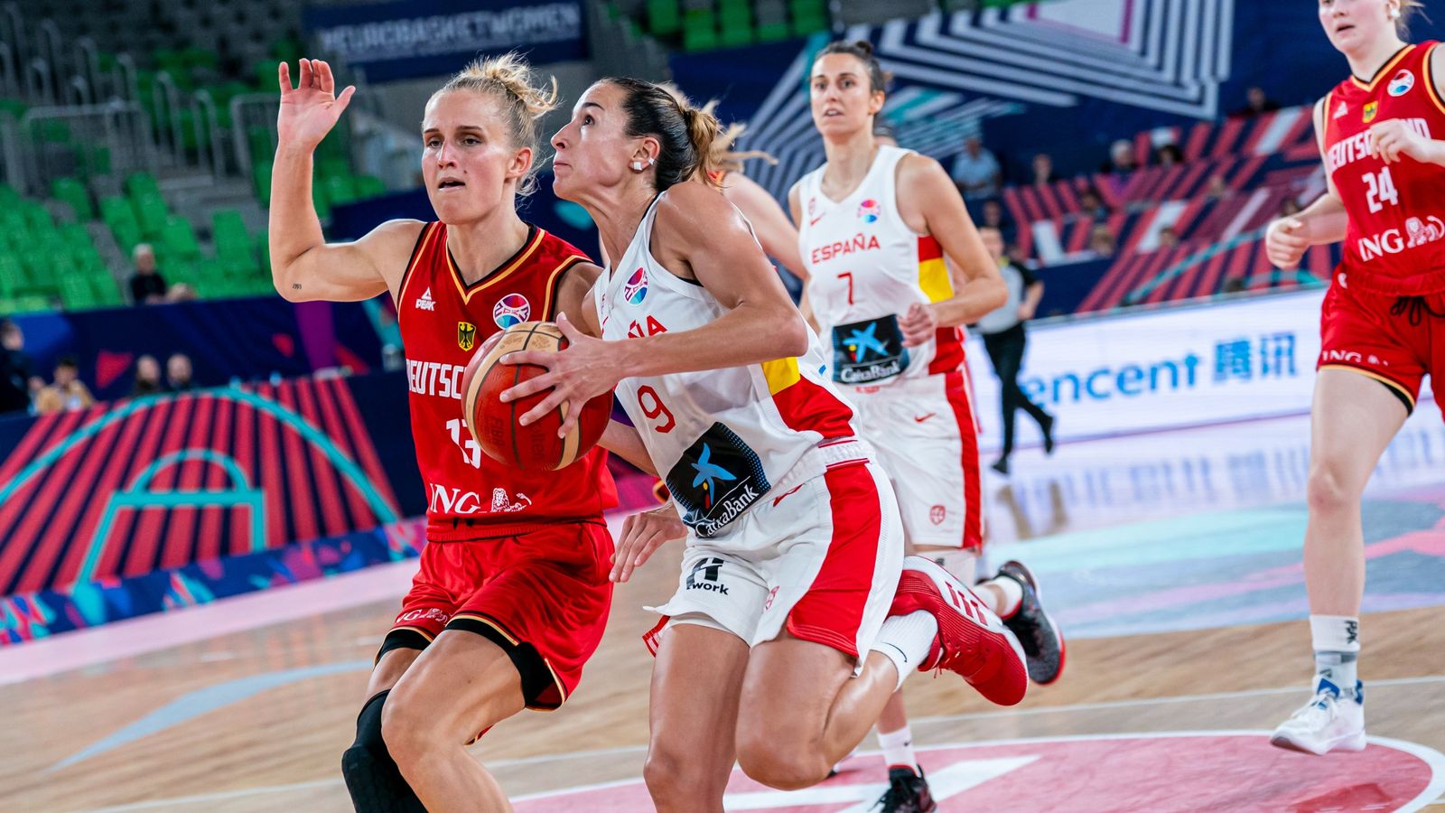 Queralt Casas, amb deu punts i quatre rebots, ha sigut un maldecap per a la defensa alemanya