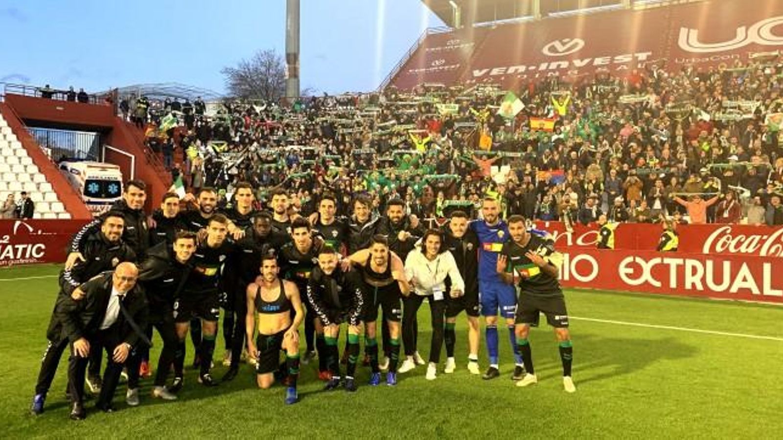 1000 aficionats han acompanyat l'Elx al Carlos Belmonte