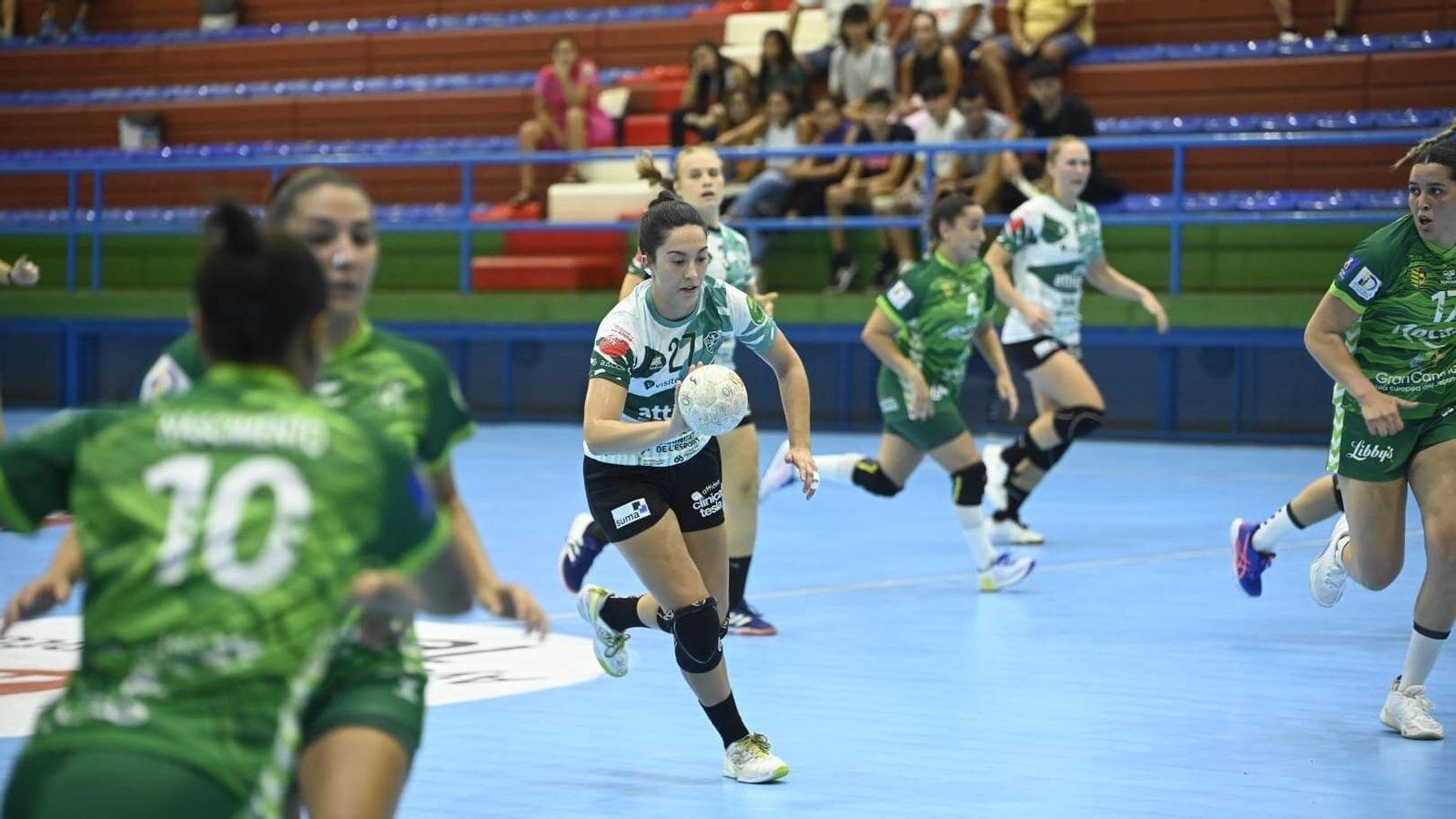 Paola Bernabé cobos, en una acció del partit