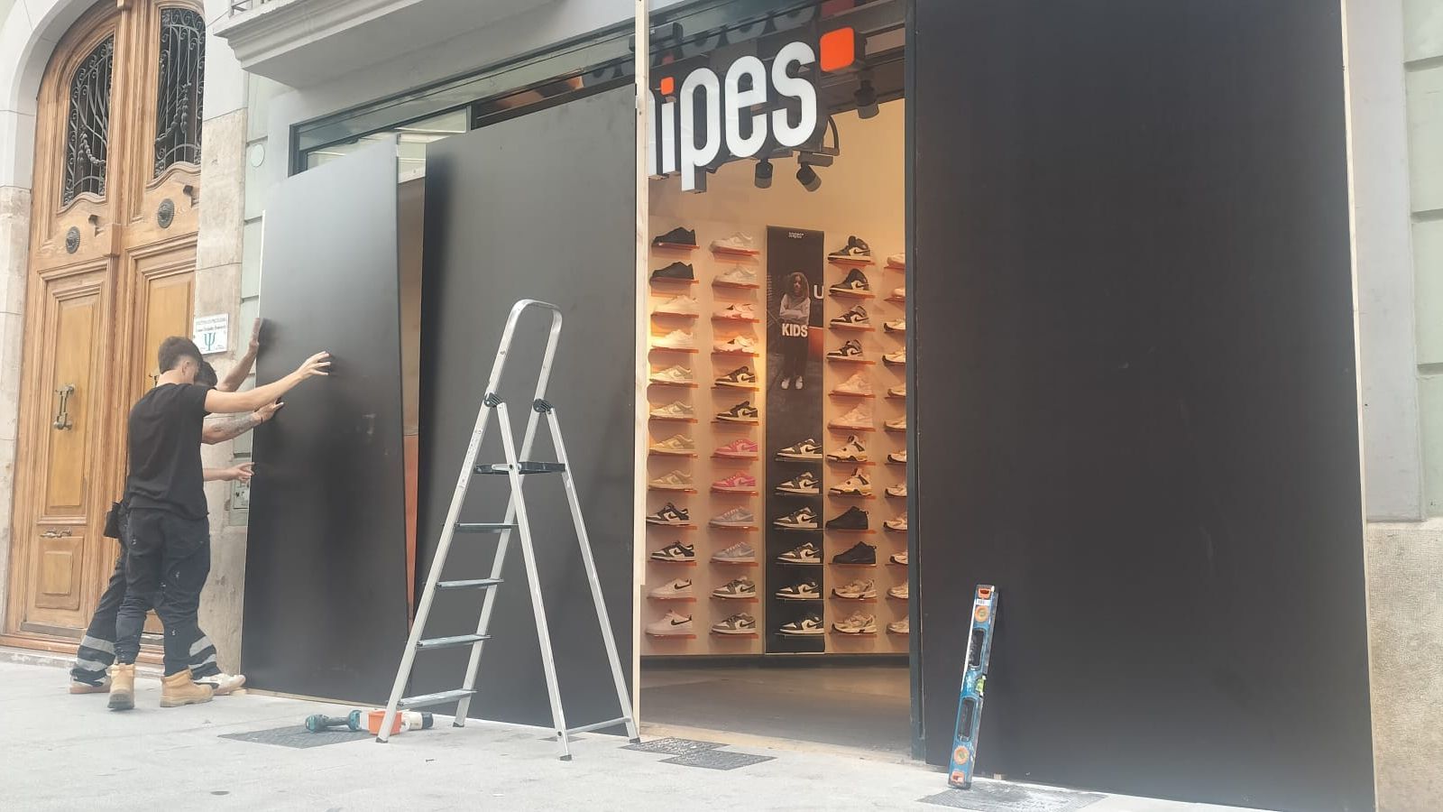 Preparatius este divendres en un local del carrer Colom