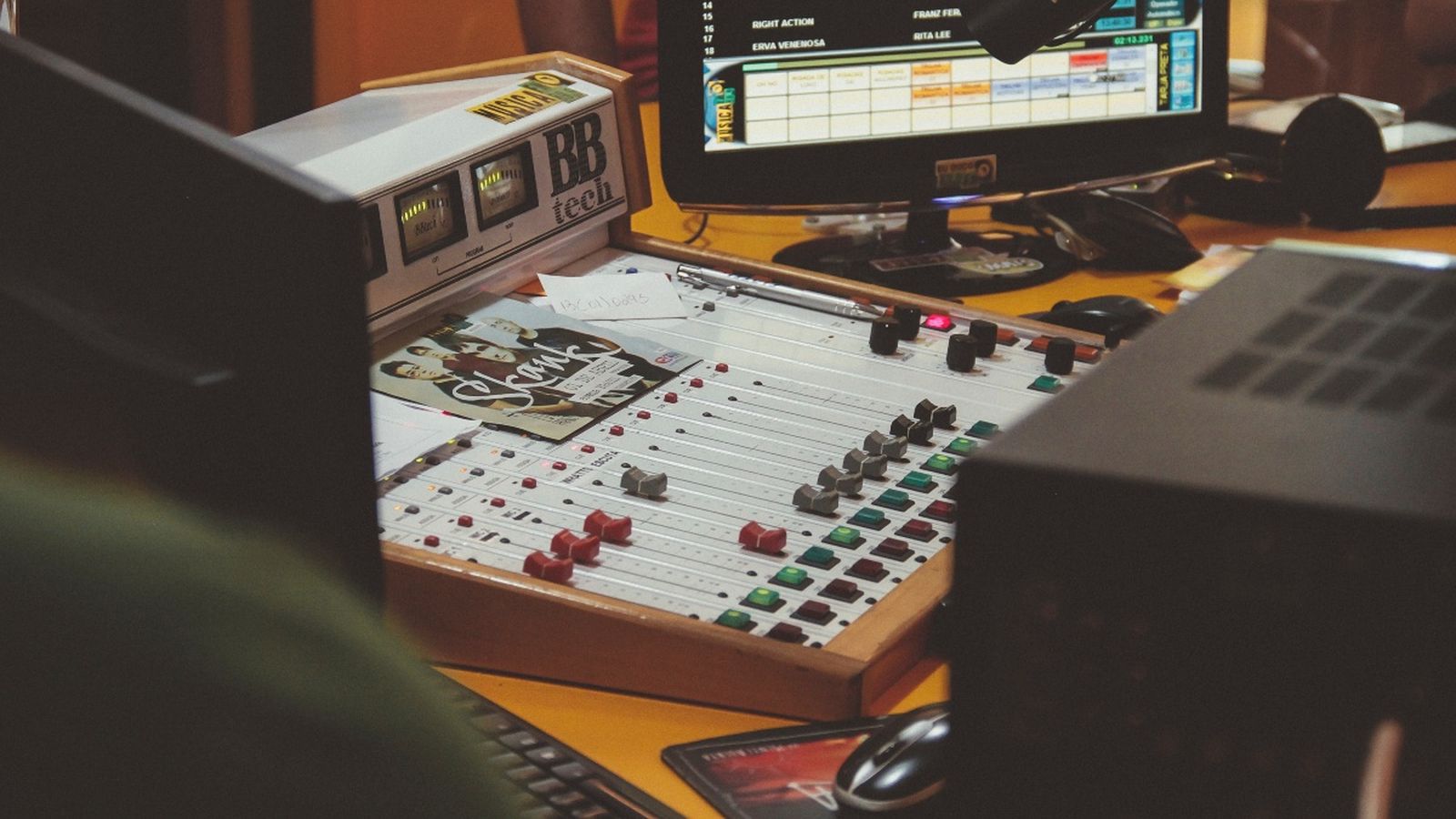 Una estació de ràdio en una imatge d'arxiu