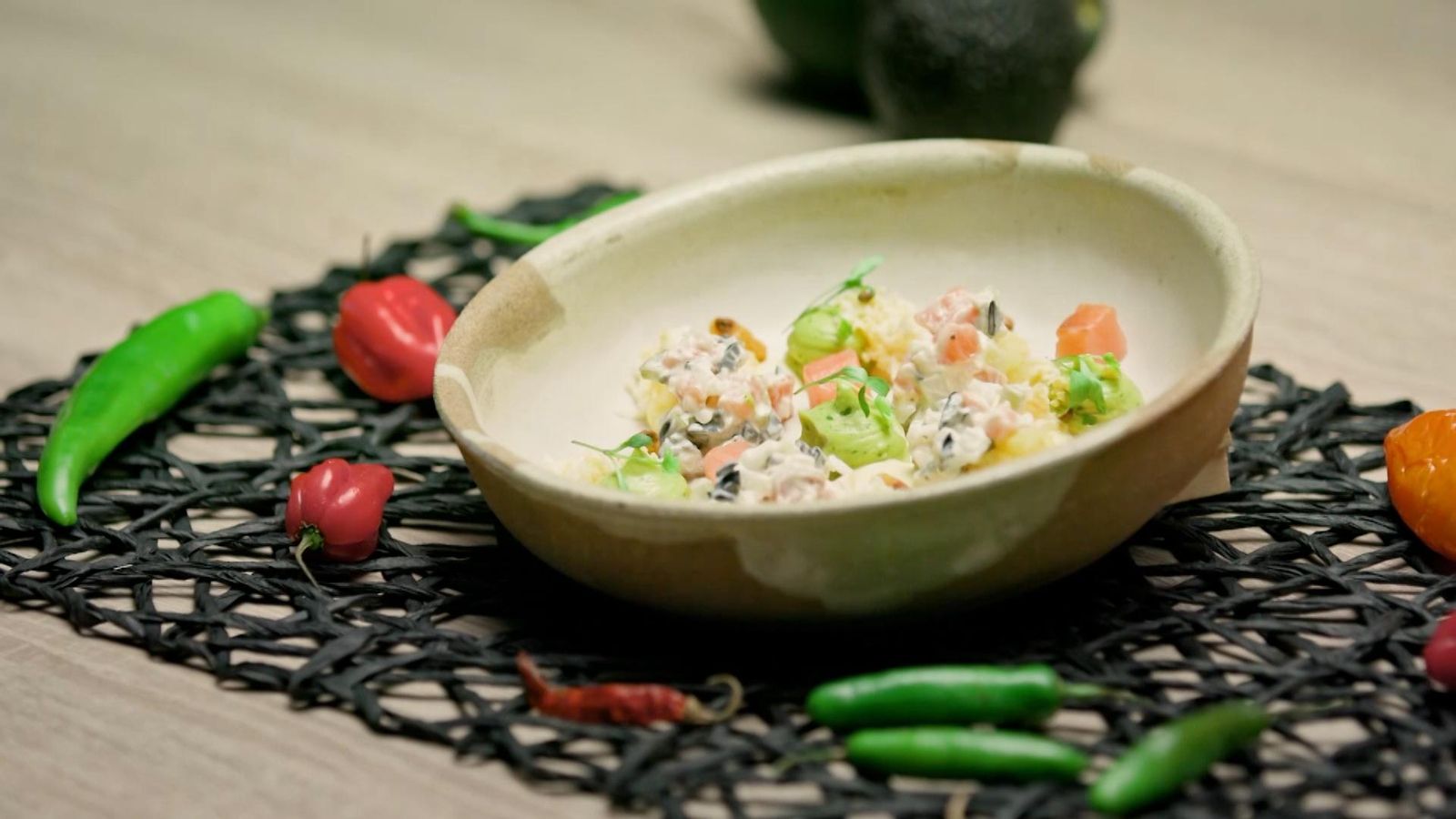 Causa limenya de salmó fumat