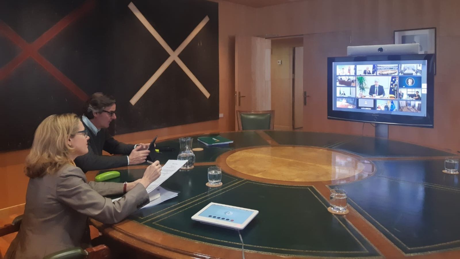 La vicepresidenta econòmica, Nadia Calviño, durant una videoconferència de l'Eurogrup