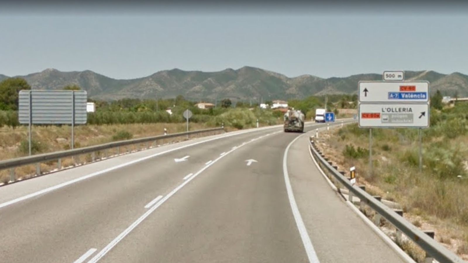 La CV-60 al seu pas per l'Olleria