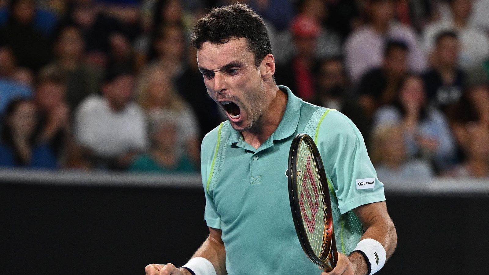 Roberto Butista celebra un punt