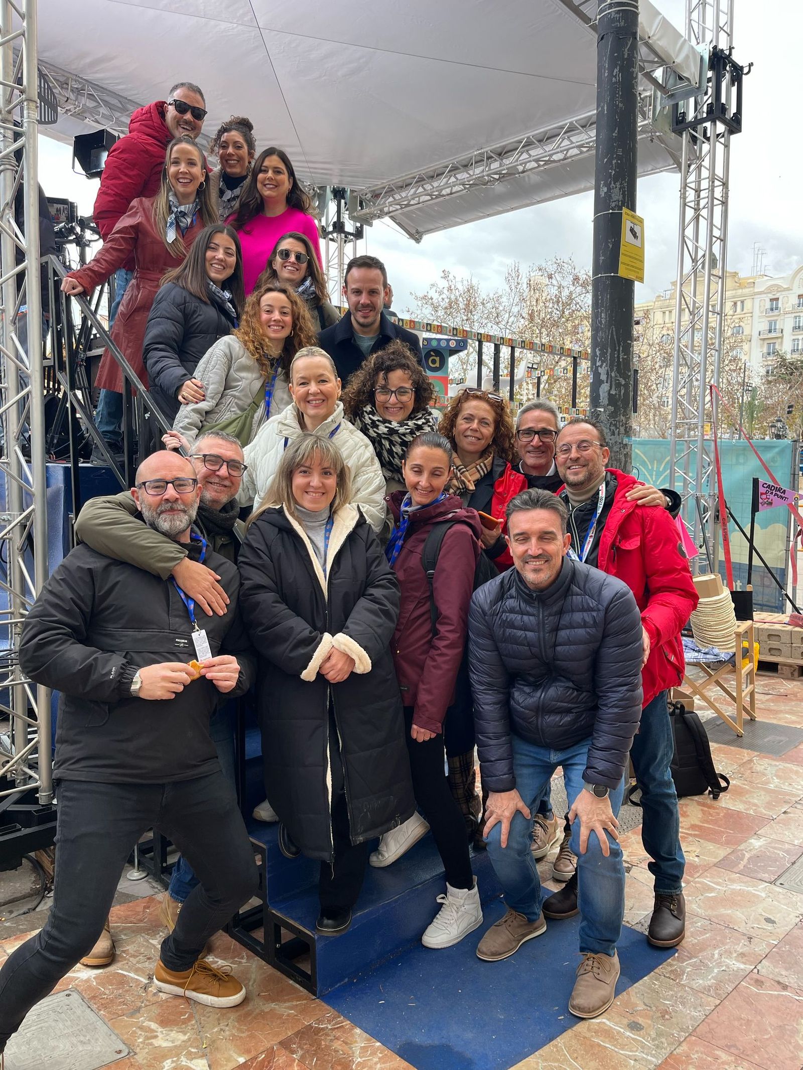 L'equip del programa al complet en una pausa