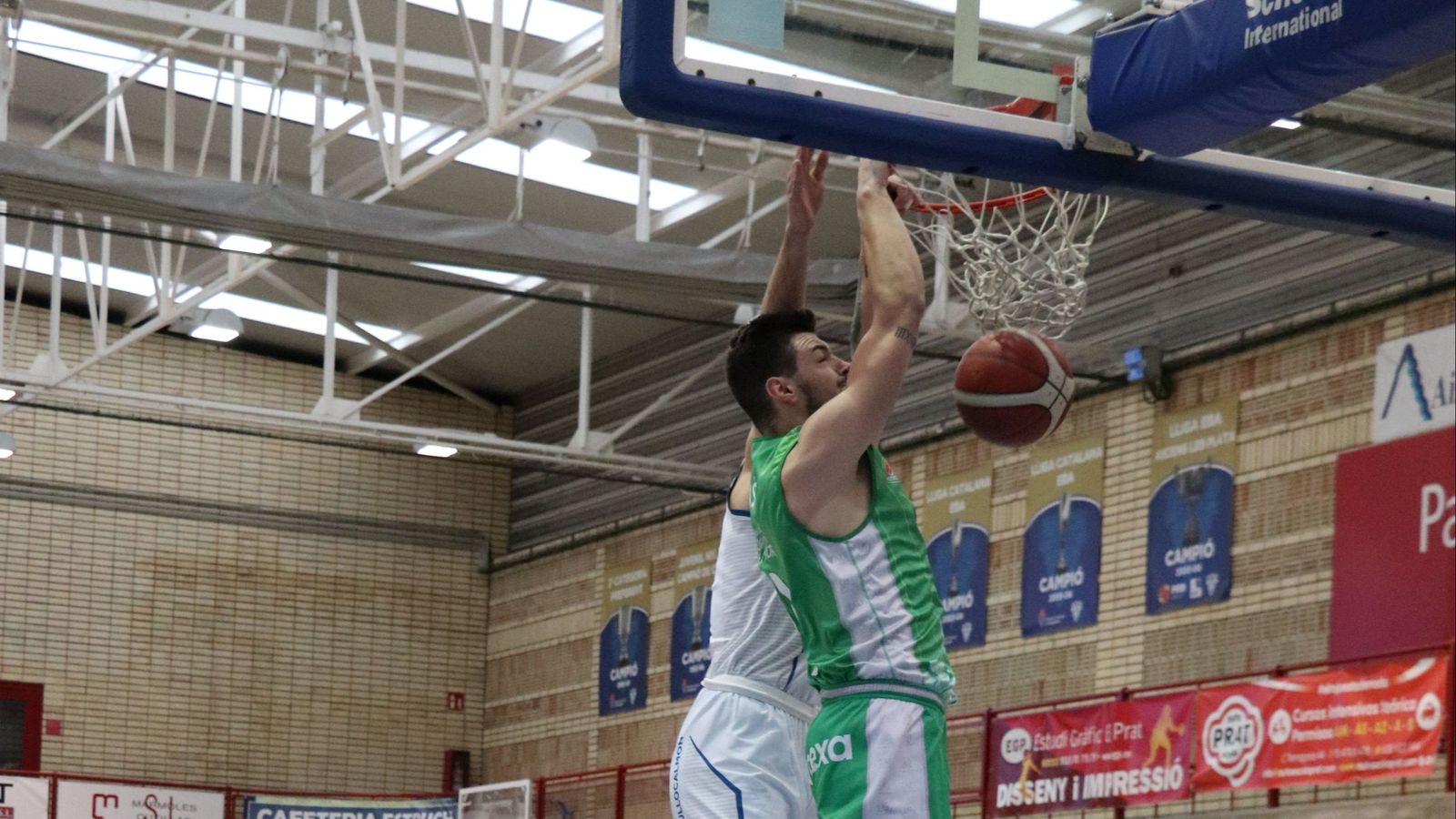 Sikiras converteix una cistella