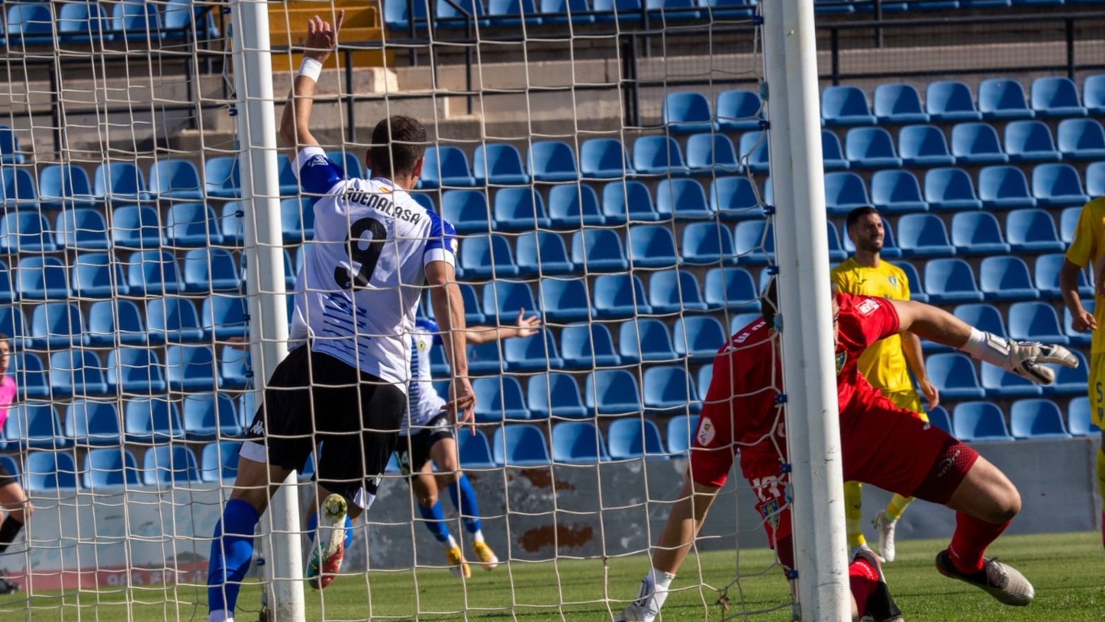 Buenacasa ha marcat el primer gol de l'Hèrcules contra l'Oriola