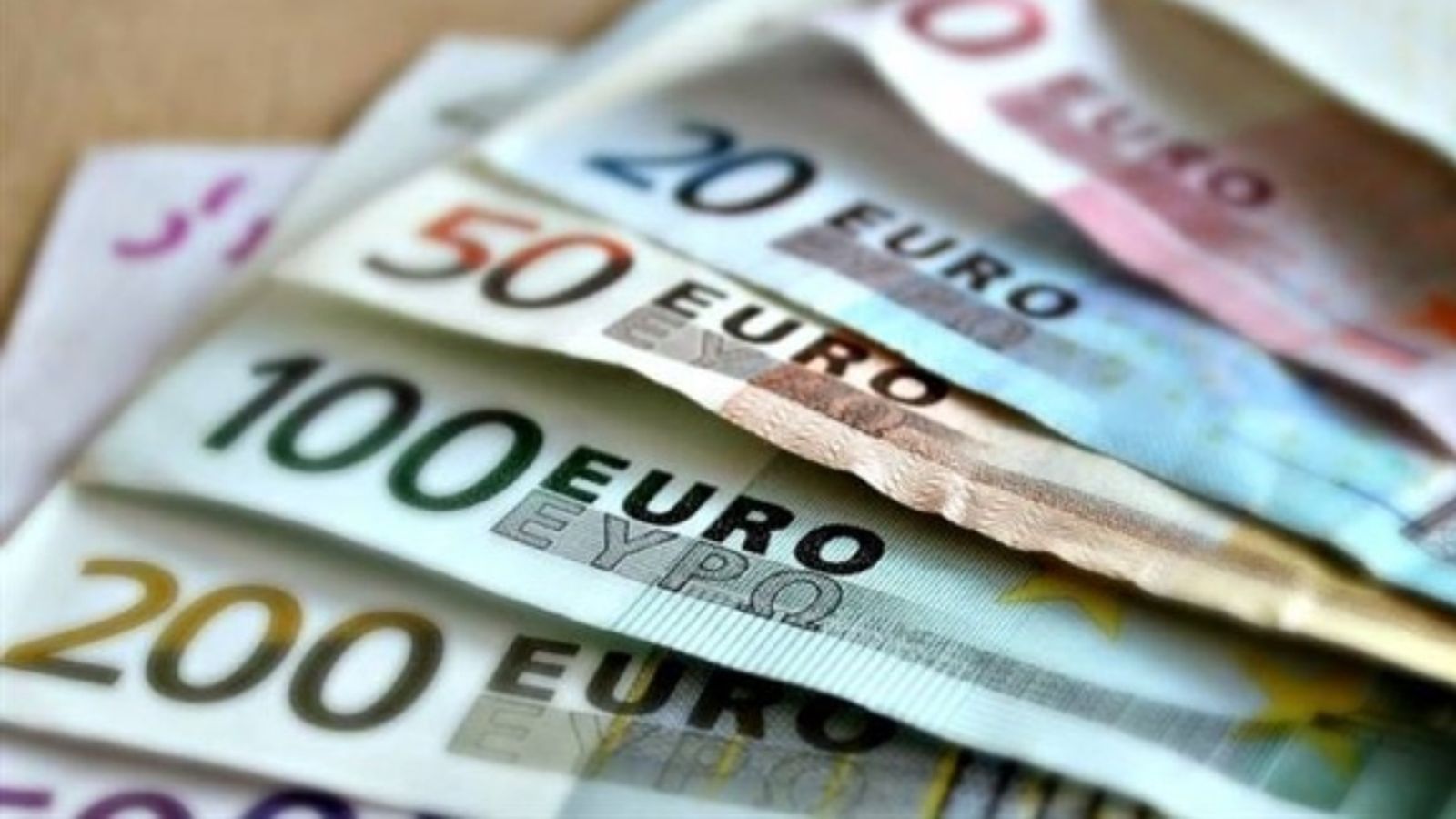 El deute públic baixa en 2.733 milions al juliol