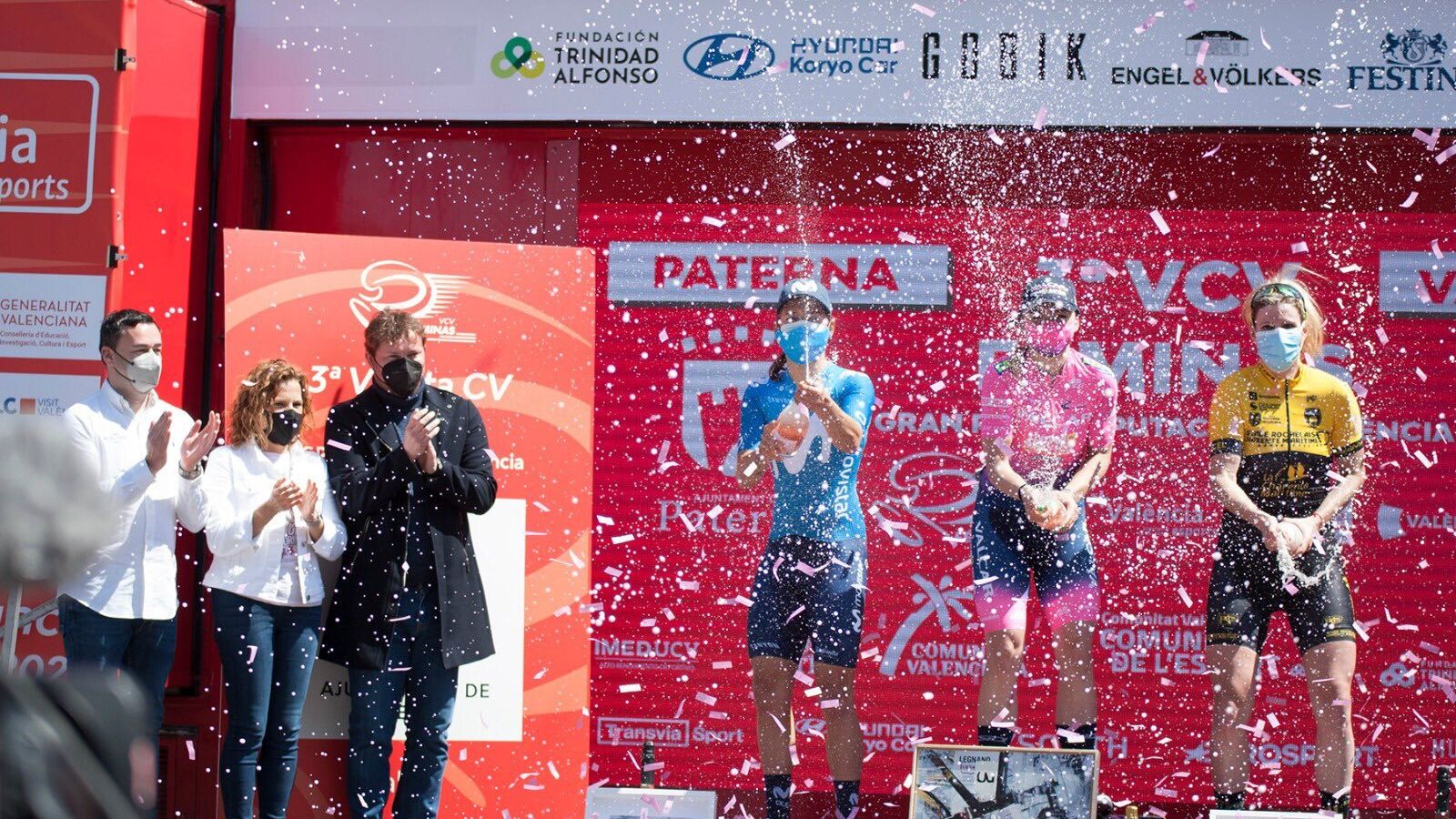 El podi de la Volta femenina, amb la italiana Consonni en el primer lloc