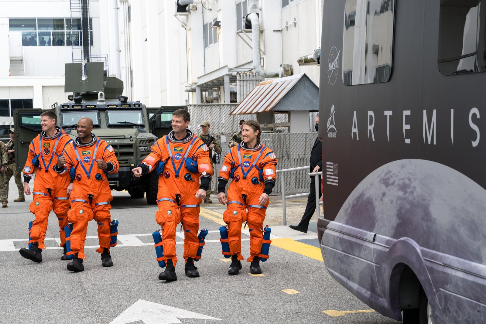 La tripulació de l'Artemis II es dirigix cap a la nau espacial, este dimecres