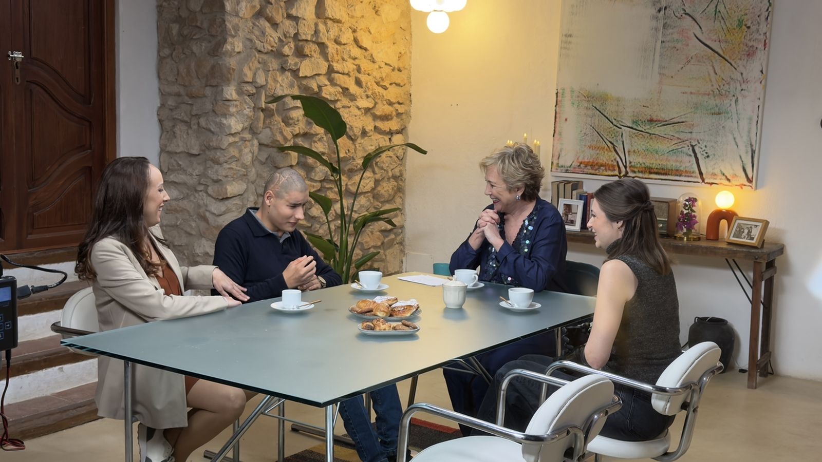 Ana Muñoz (la tia Visantica), Roque Star i Carla Maronda explicaran 'En casa d'Inés' com és caure, i tornar a alçar-se