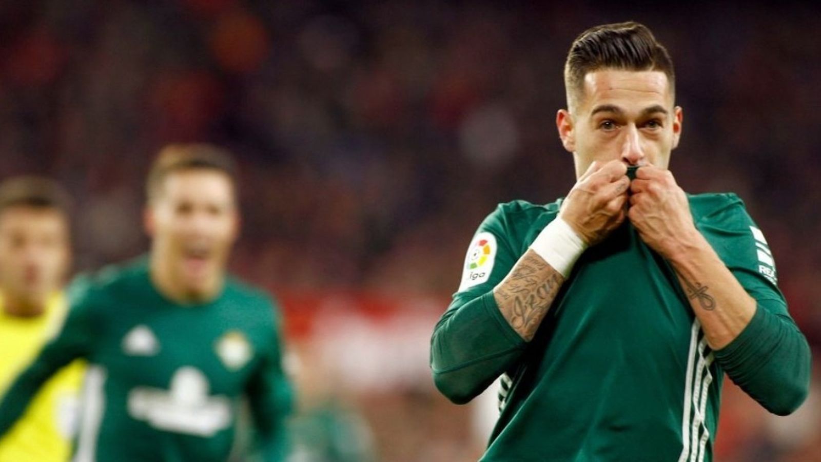 En els dos anys al Benito Villamarín, va jugar 60 partits i marcà 16 gols