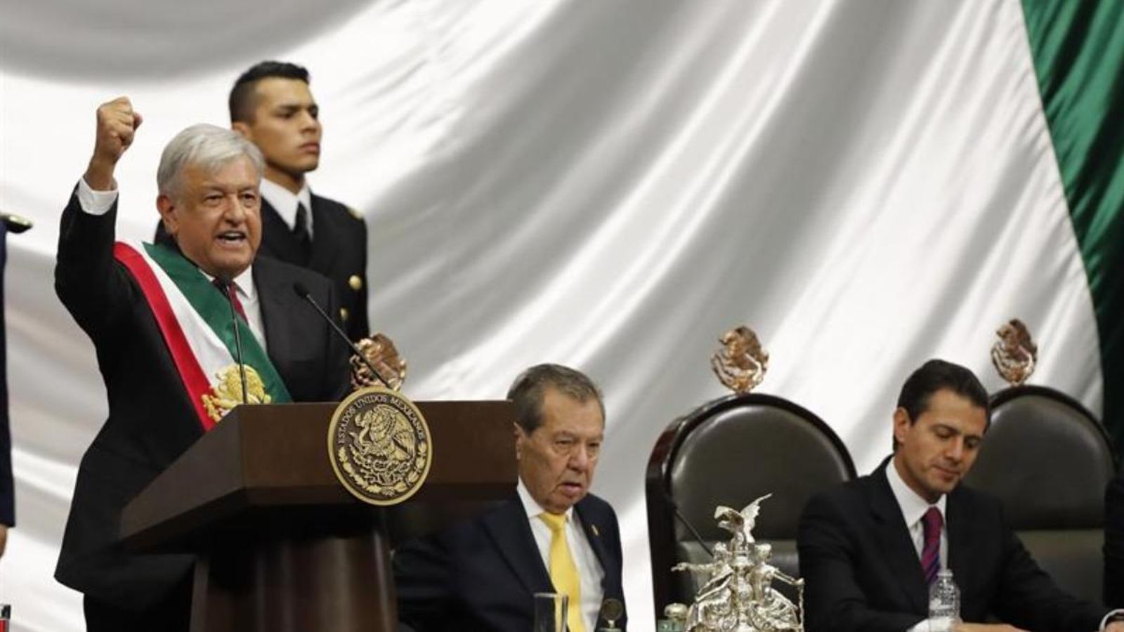Andrés Manuel López Obrador assumeix la presidència de Mèxic