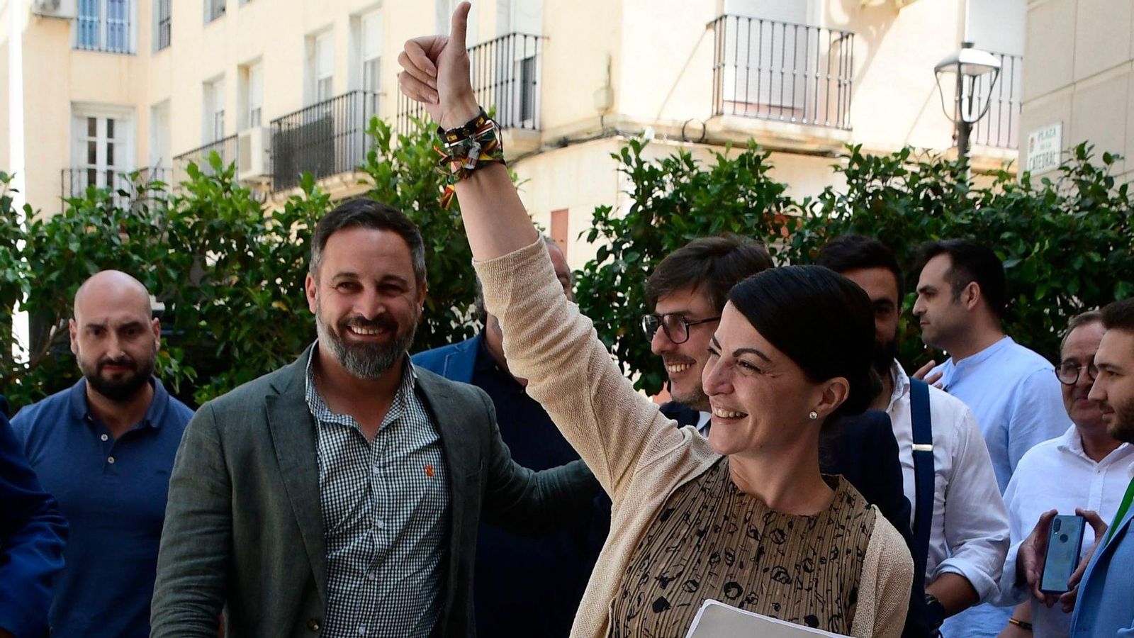 La candidata a la Junta, Macarena Olona, en un acte a Almeria amb el president de Vox, Santiago Abascal
