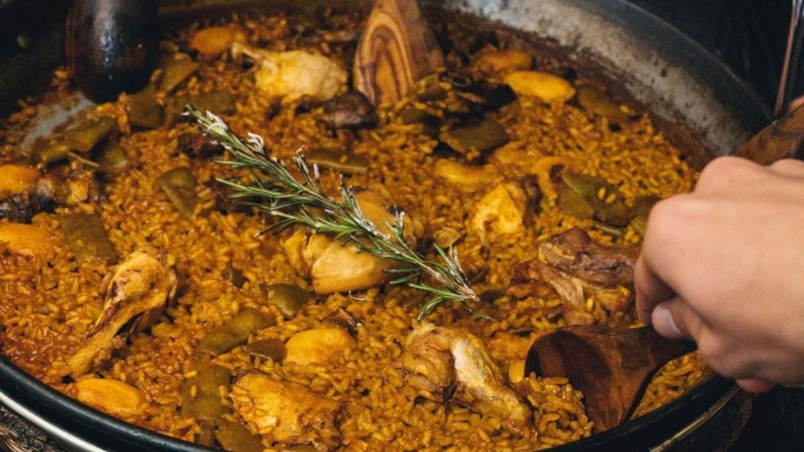 Imatge d'arxiu d'una paella valenciana en el restaurant Arros QD, a Londres