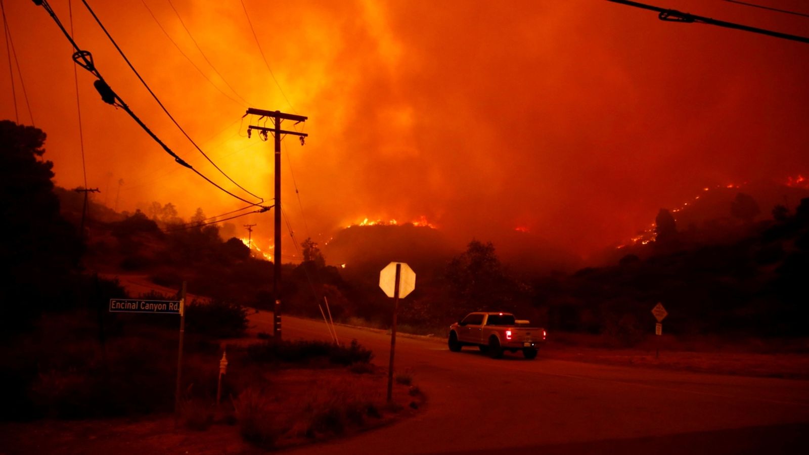 L'incendi Woolsey arrasa Malibú, a Califòrnia, als Estats Units.