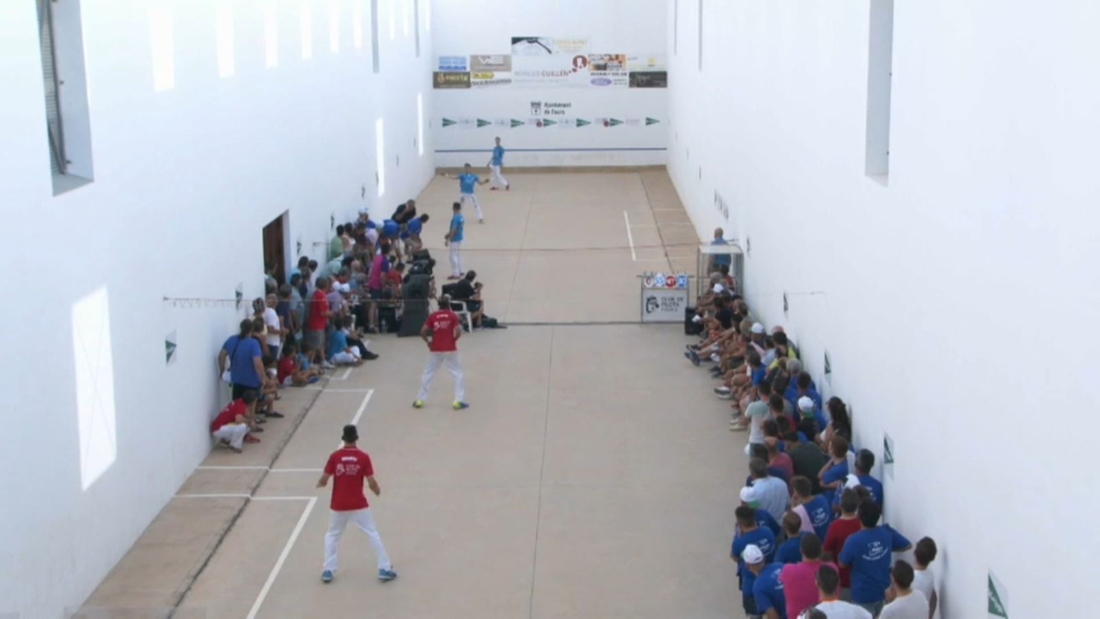 VÍDEO | Torna la pilota valenciana, però sense públic als trinquets
