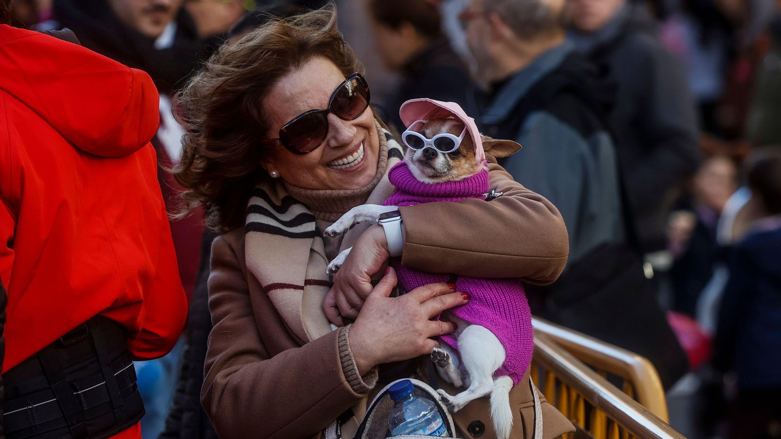 La gosseta Nina ha acudit a beneir-se com cada any