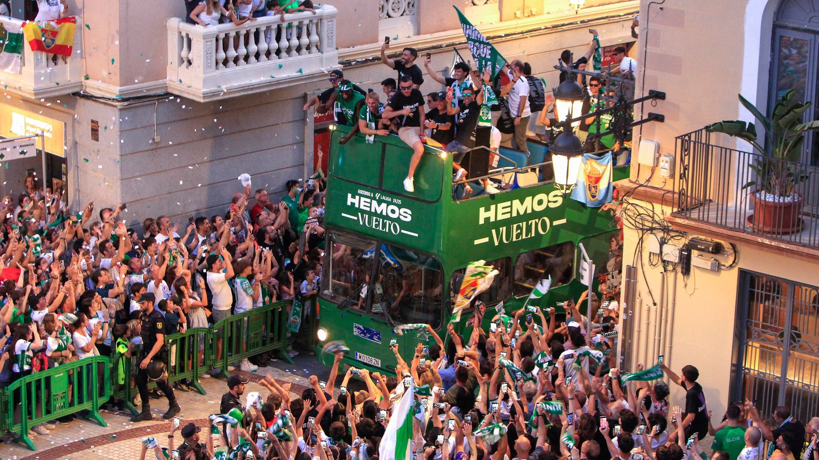 L'Elx celebra l'ascens pels carrers de la ciutat