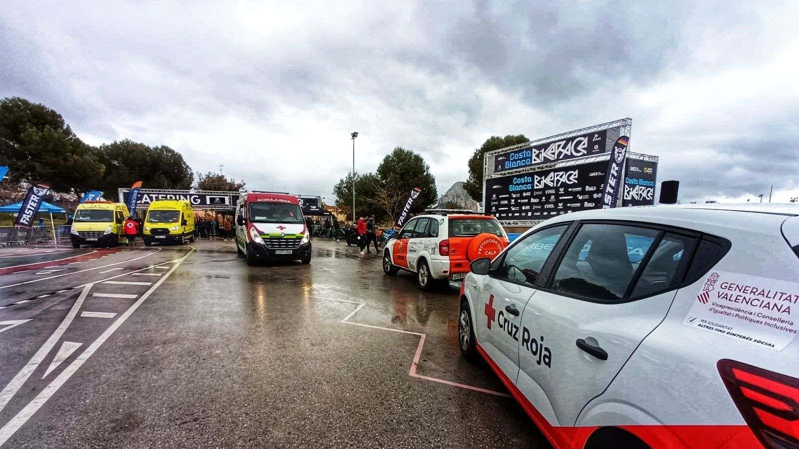 La situació meteorològica ha impedit que uns 150 corredors finalitzaren la quarta etapa de la Costa Blanca Bike Race 2023