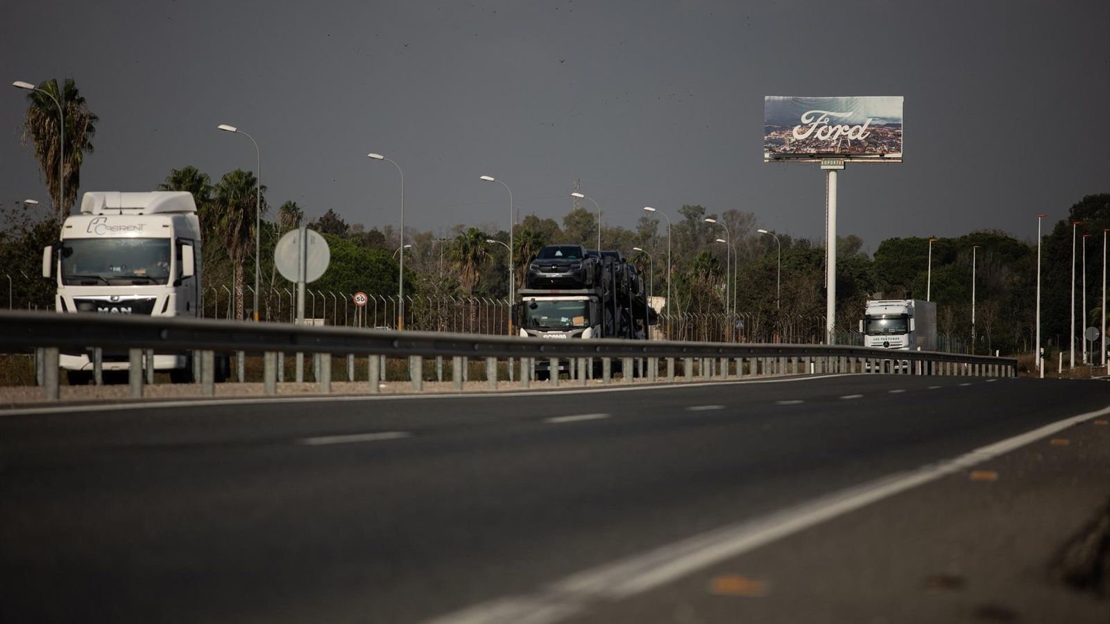 Cartell de la fàbrica Ford Almussafes, el 6 de novembre, dia en què va anunciar l'ERTE