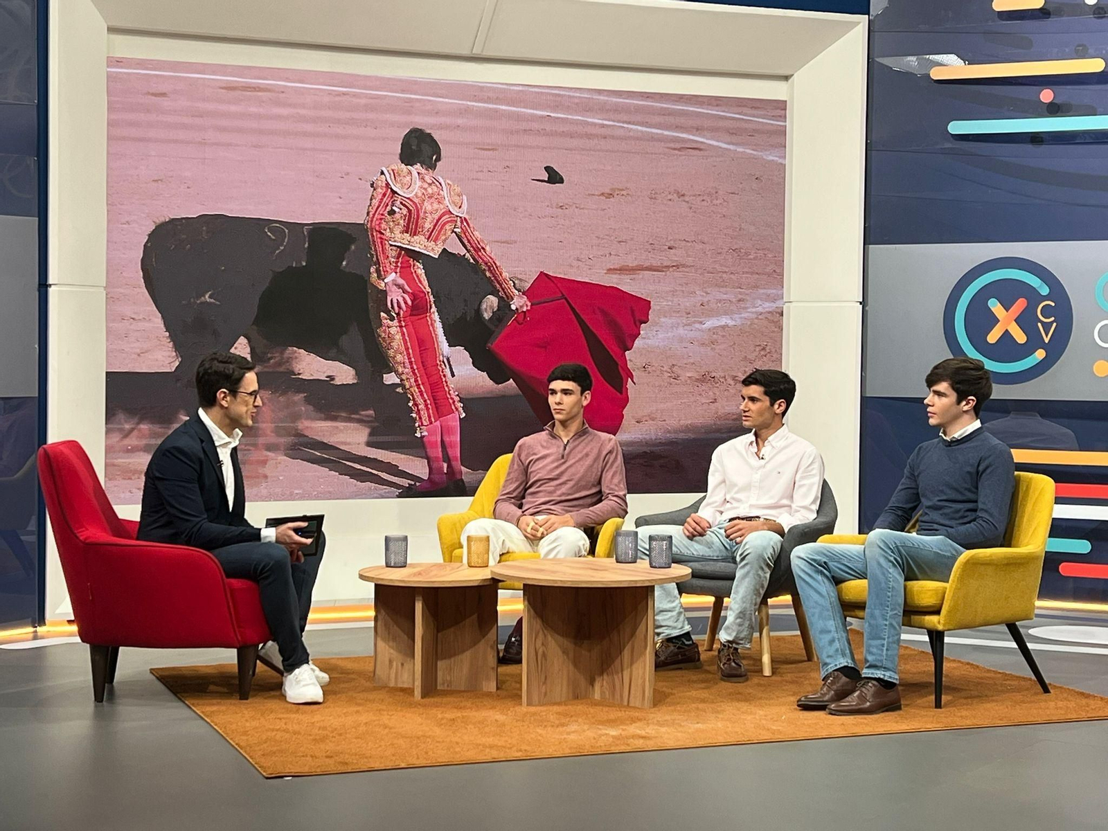 Simón Andreu, Juan Alberto Torrijos i  Mario Vilau amb Juanma Melero del magacín Connexió CV