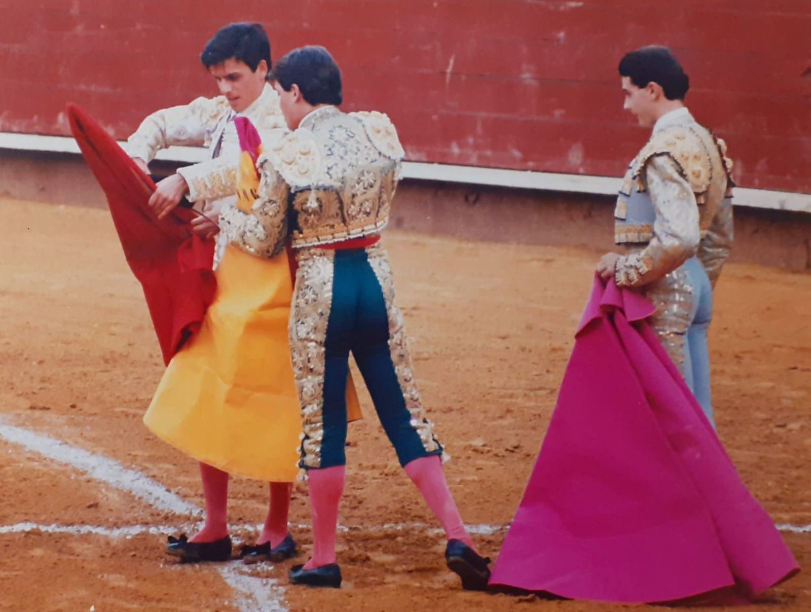 Moment de l'alternativa de Víctor Manuel Blàzquez