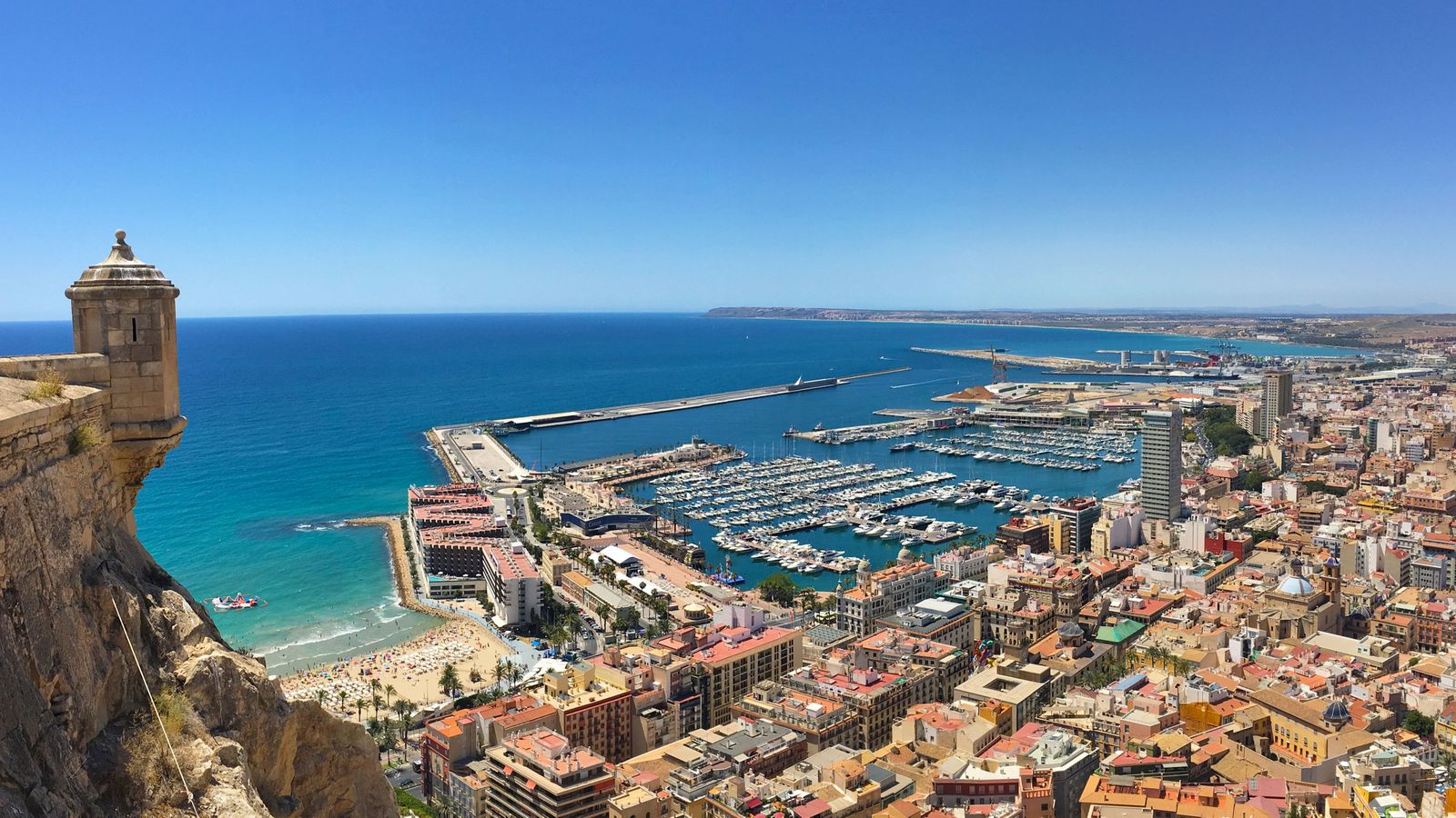 Panoràmica de la ciutat d'Alacant, en una imatge d'arxiu